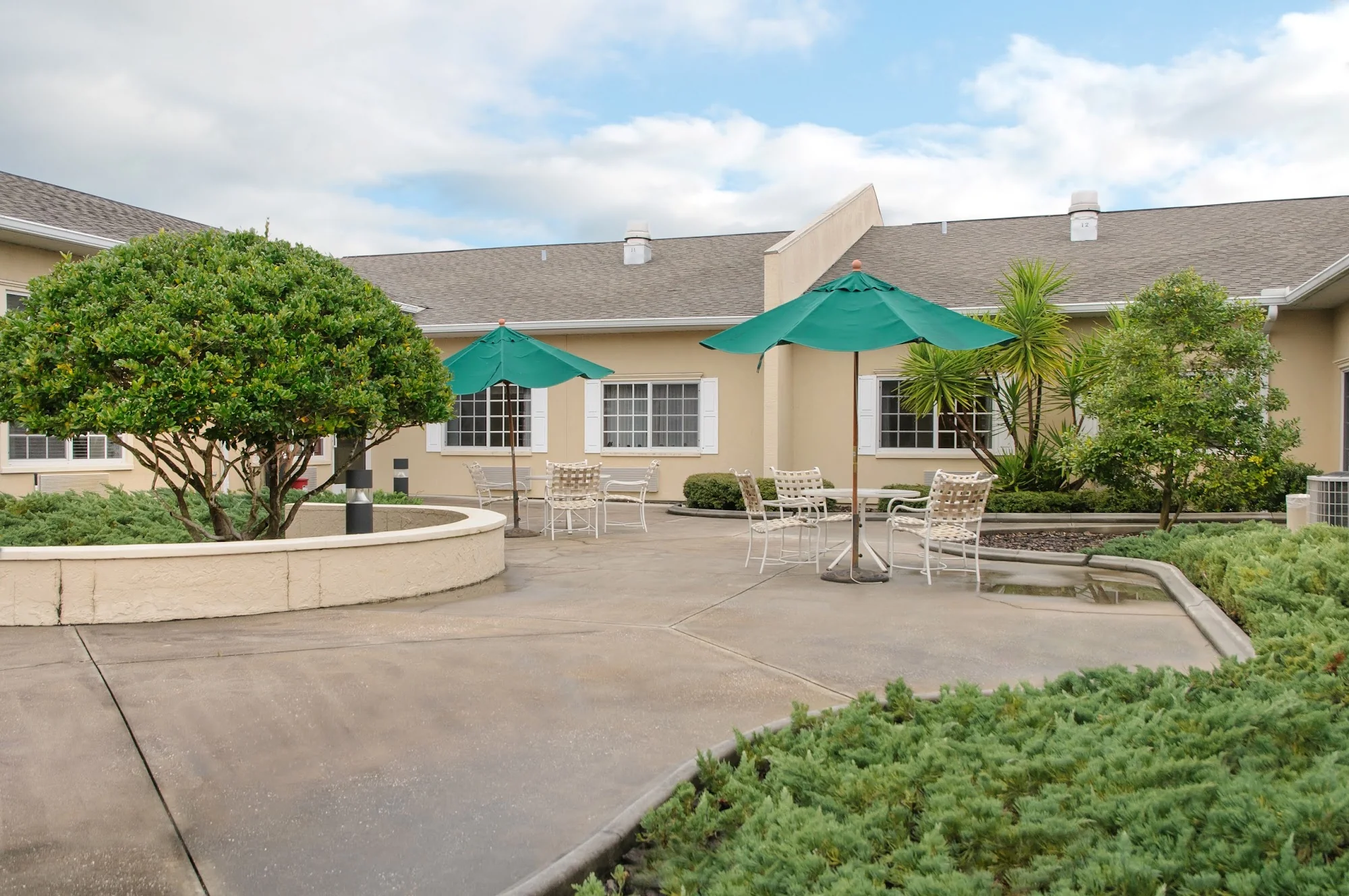 LIFE CARE CENTER OF NEW PORT RICHEY