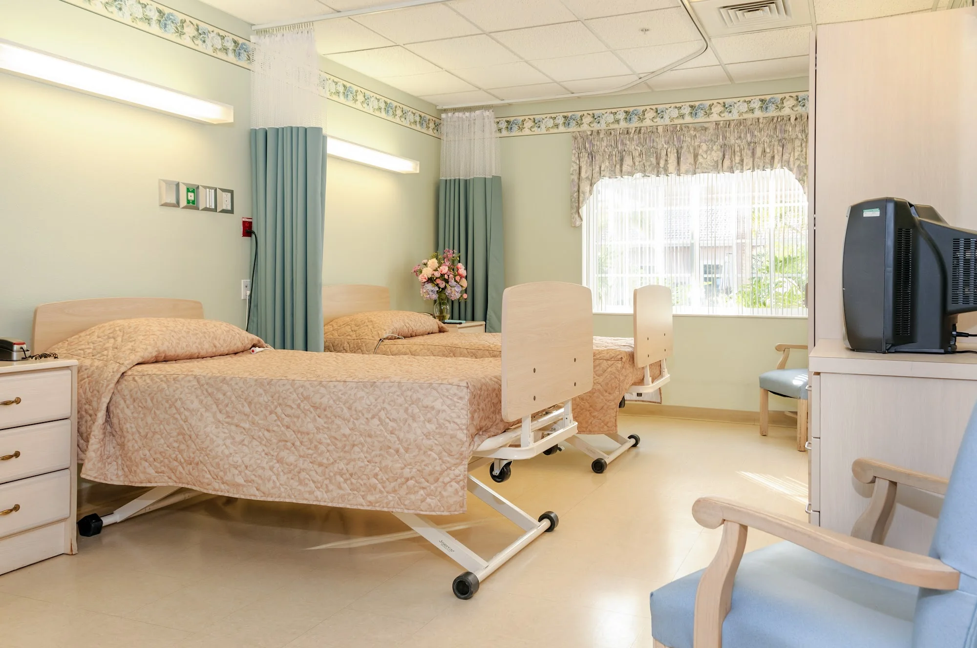 LIFE CARE CENTER OF SARASOTA