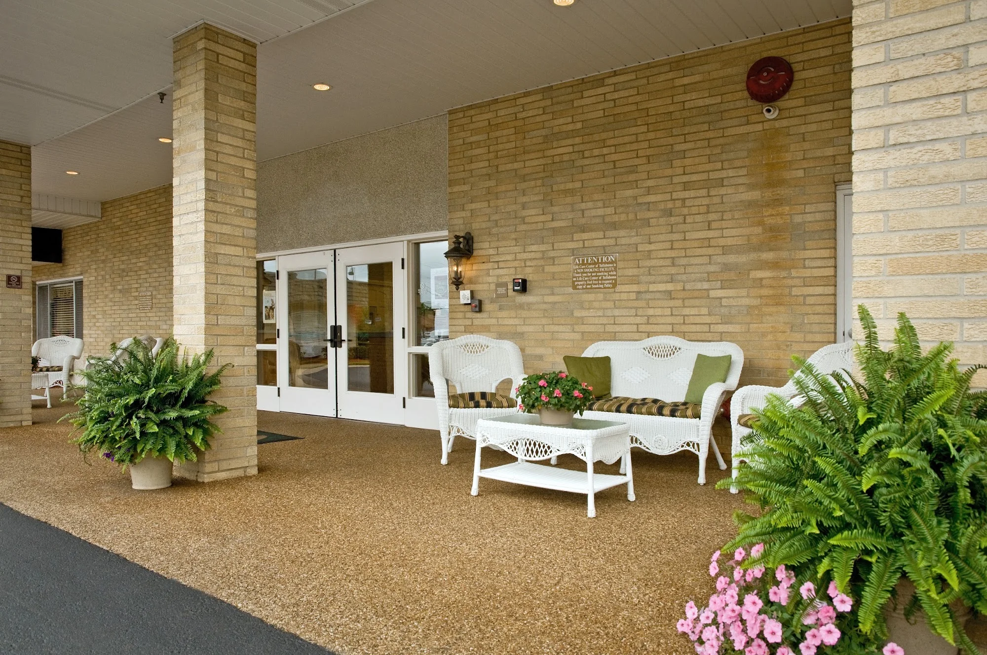 LIFE CARE CENTER OF TULLAHOMA
