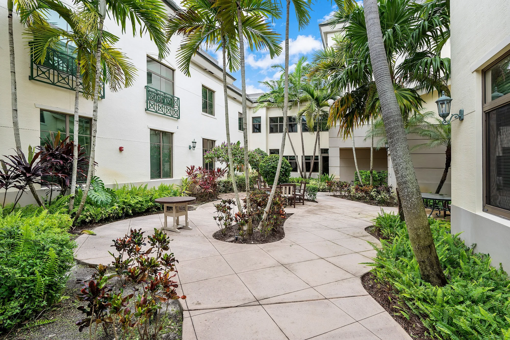 LUXE AT WELLINGTON REHABILITATION CENTER THE