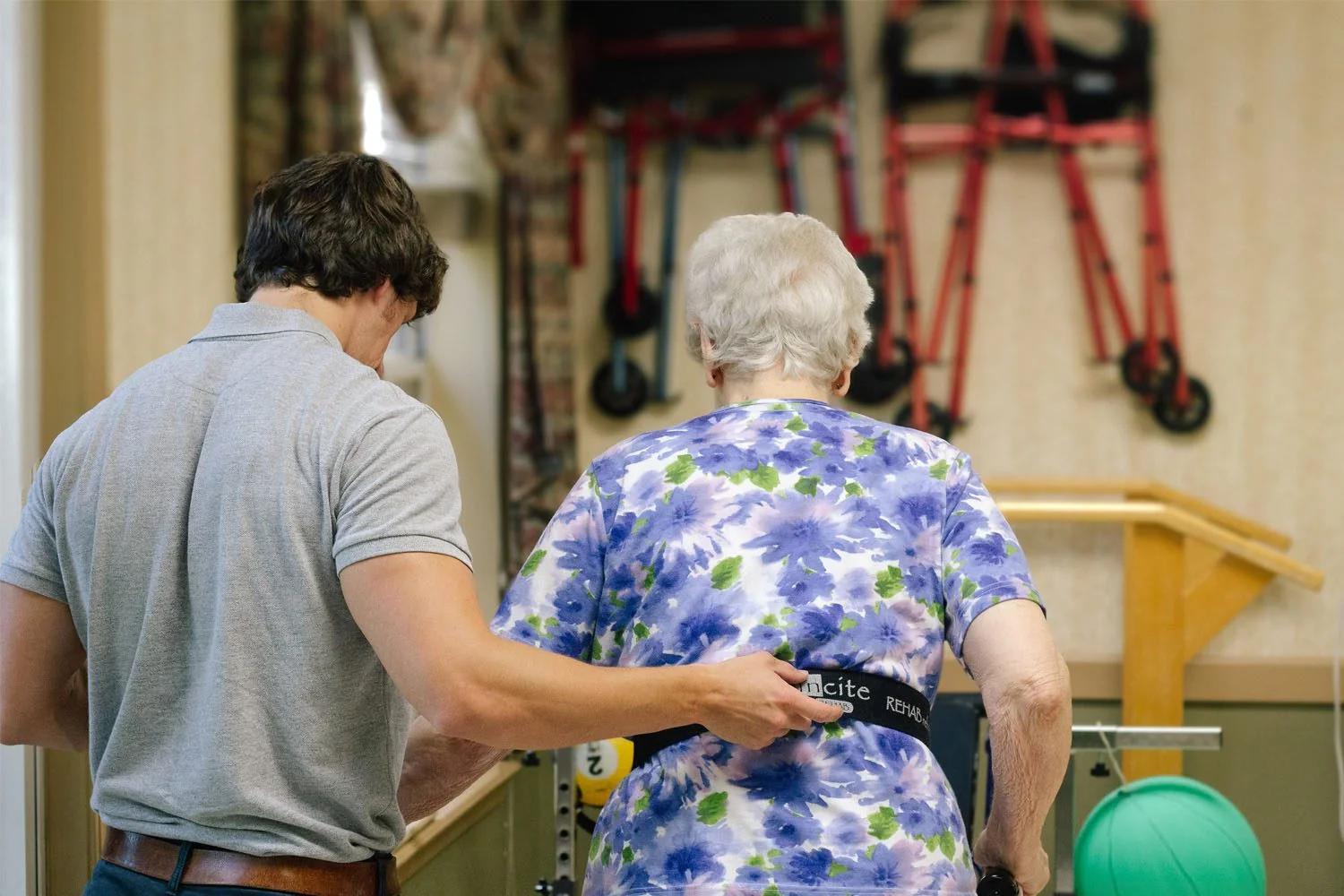 MAGNOLIA SQUARE NURSING AND REHAB