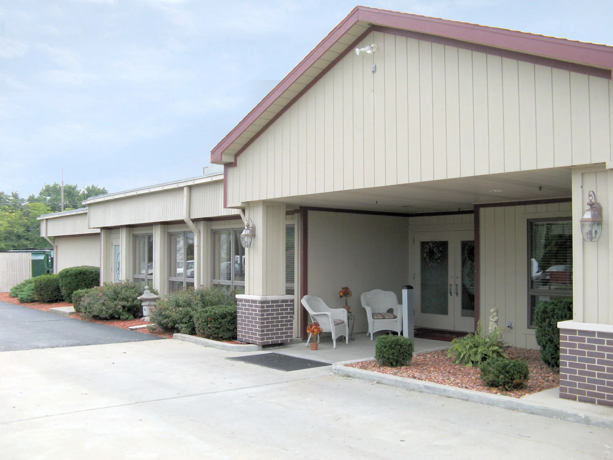 MILLER'S MERRY MANOR