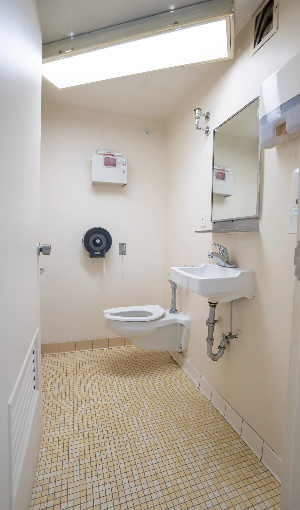 MISSION POINT NURSING & PHYSICAL REHABILITATION CENTER OF ELMWOOD