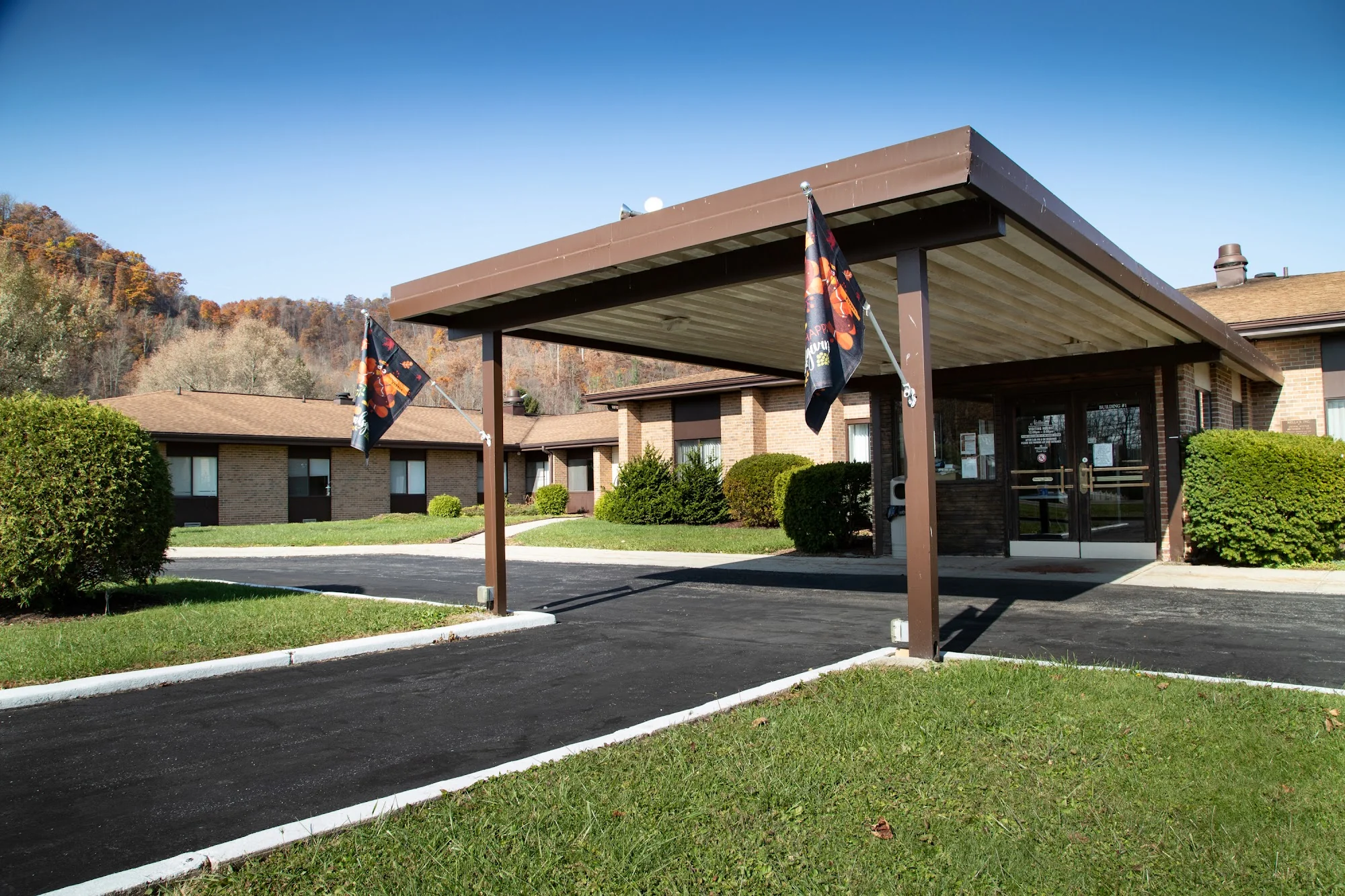 NELLA'S AT AUTUMN LAKE HEALTHCARE