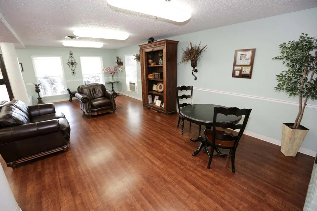 NORTHERN OAKS LIVING & REHABILITATION CENTER