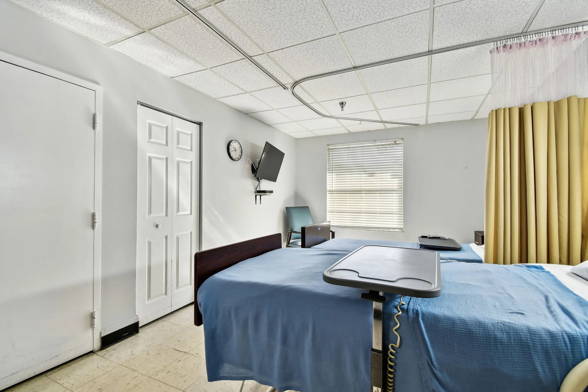 OAK MANOR HEALTHCARE & REHABILITATION CENTER