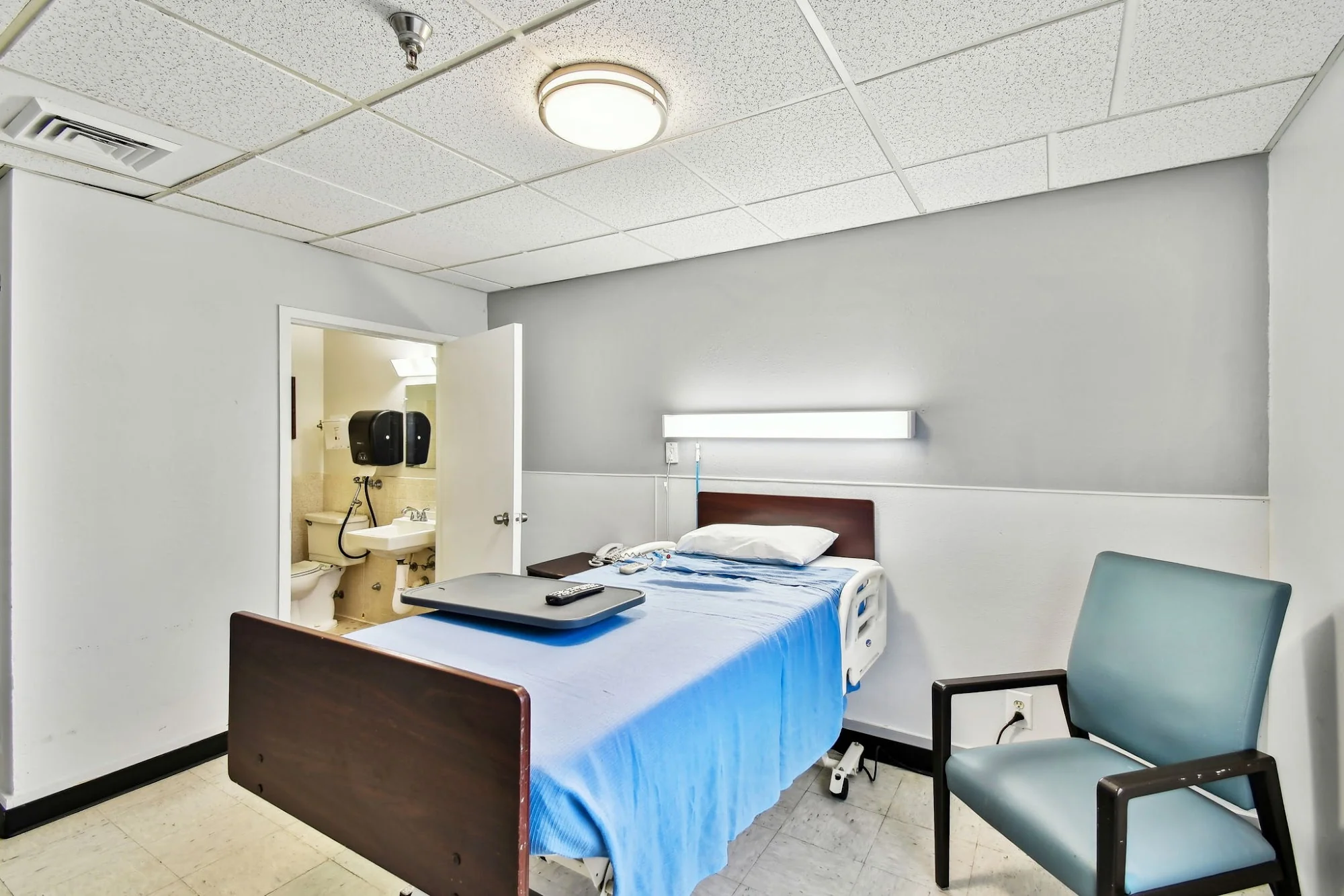 OAK MANOR HEALTHCARE & REHABILITATION CENTER