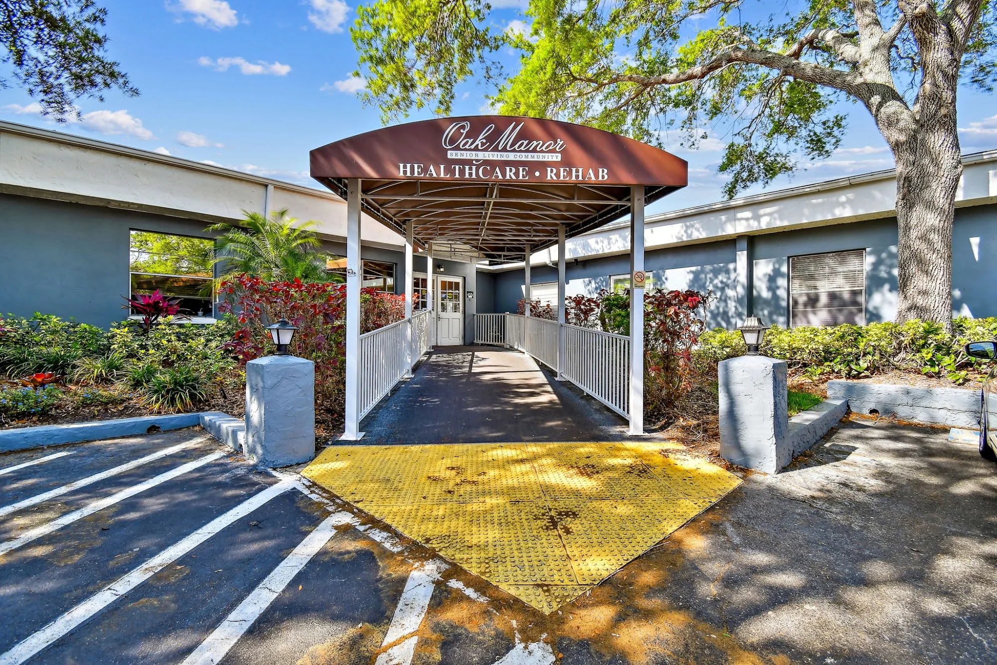 OAK MANOR HEALTHCARE & REHABILITATION CENTER
