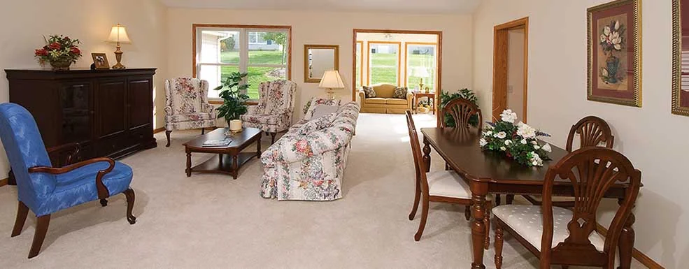 OHIO LIVING LAKE VISTA