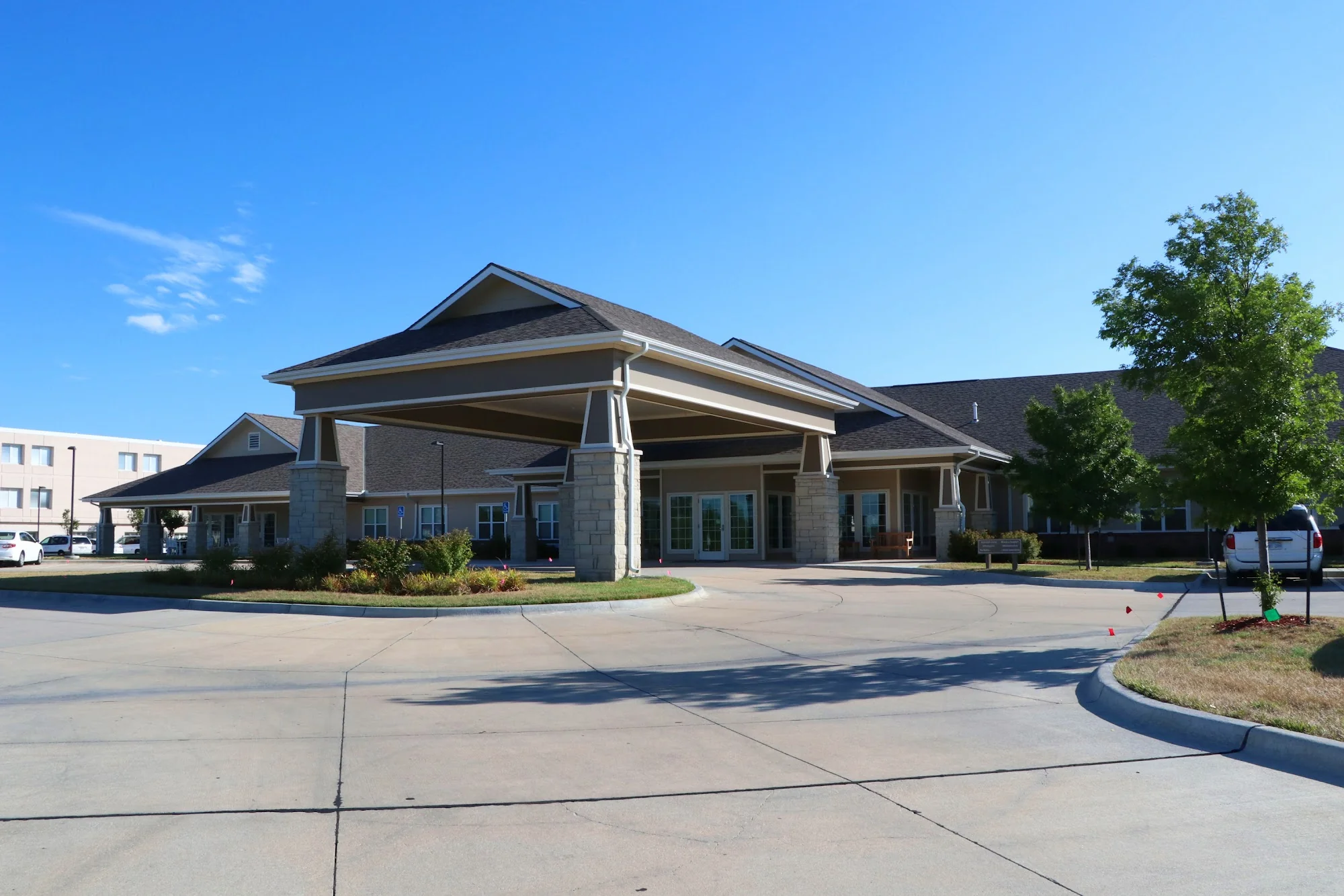 PARAMOUNT COMMUNITY LIVING AND REHAB INC