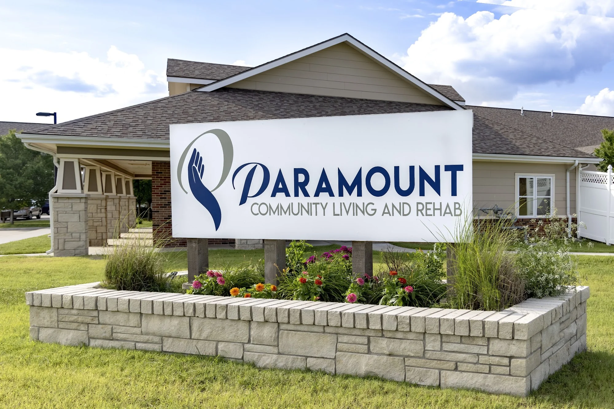 PARAMOUNT COMMUNITY LIVING AND REHAB INC