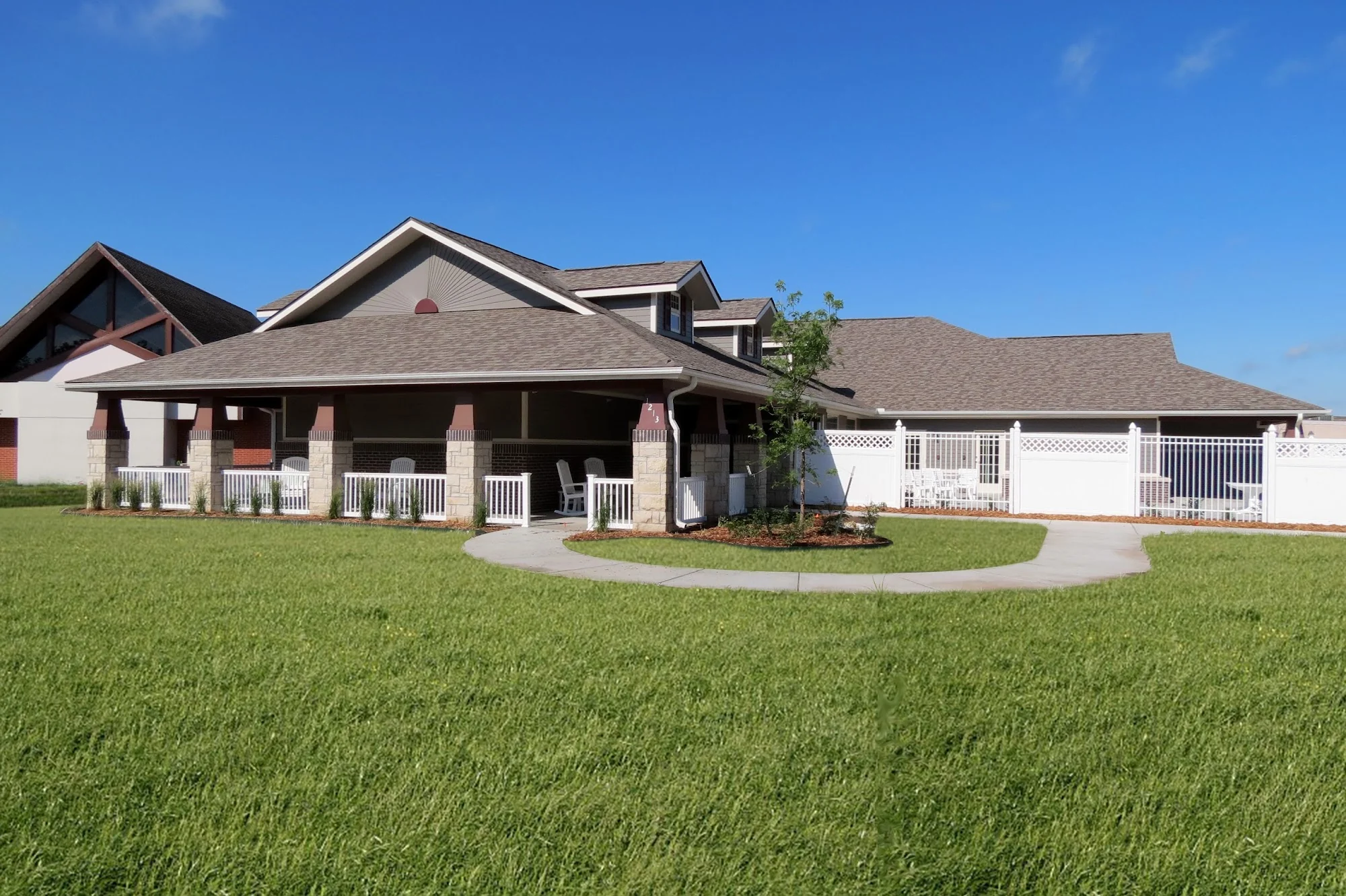 PARAMOUNT COMMUNITY LIVING AND REHAB INC