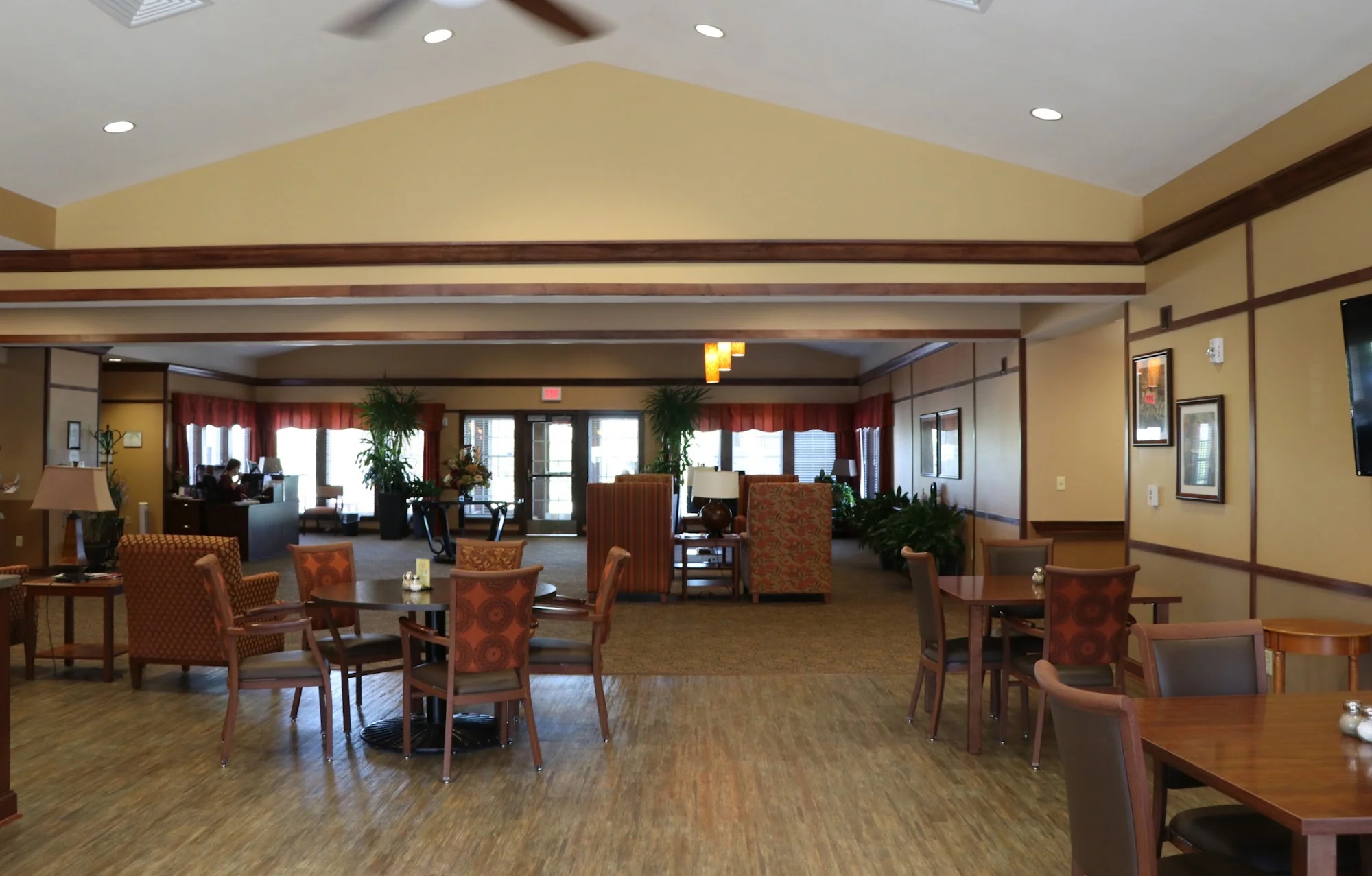 PARAMOUNT COMMUNITY LIVING AND REHAB INC