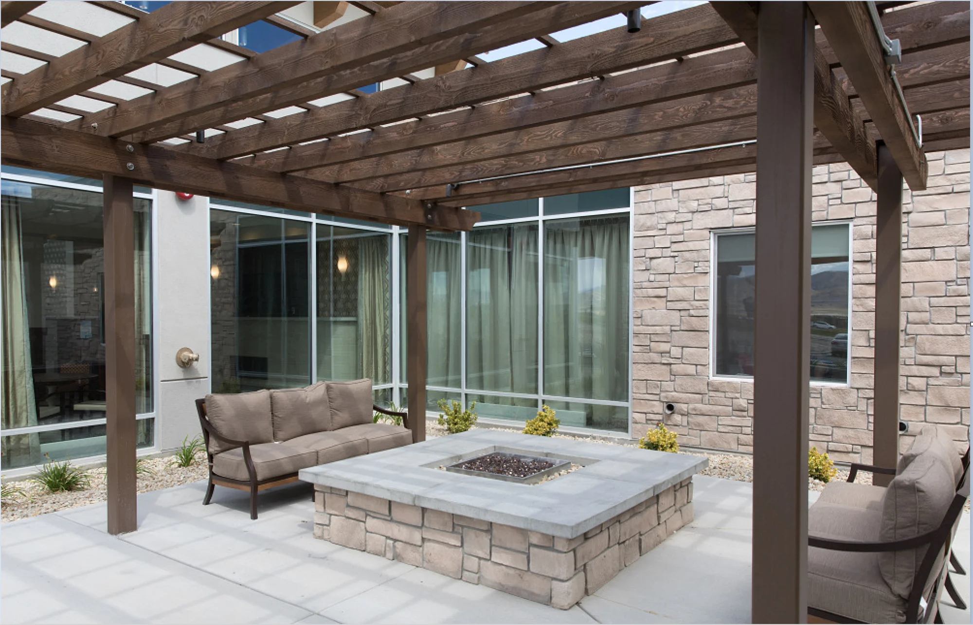 POINTE MEADOWS HEALTH AND REHABILITATION