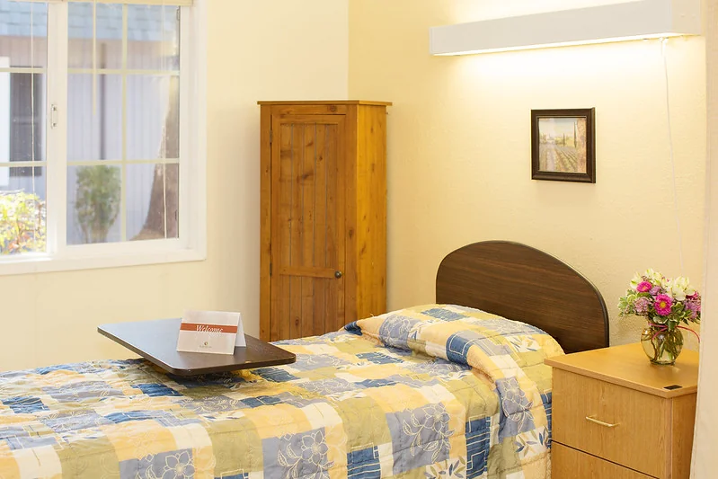REDWOOD COVE HEALTHCARE CENTER
