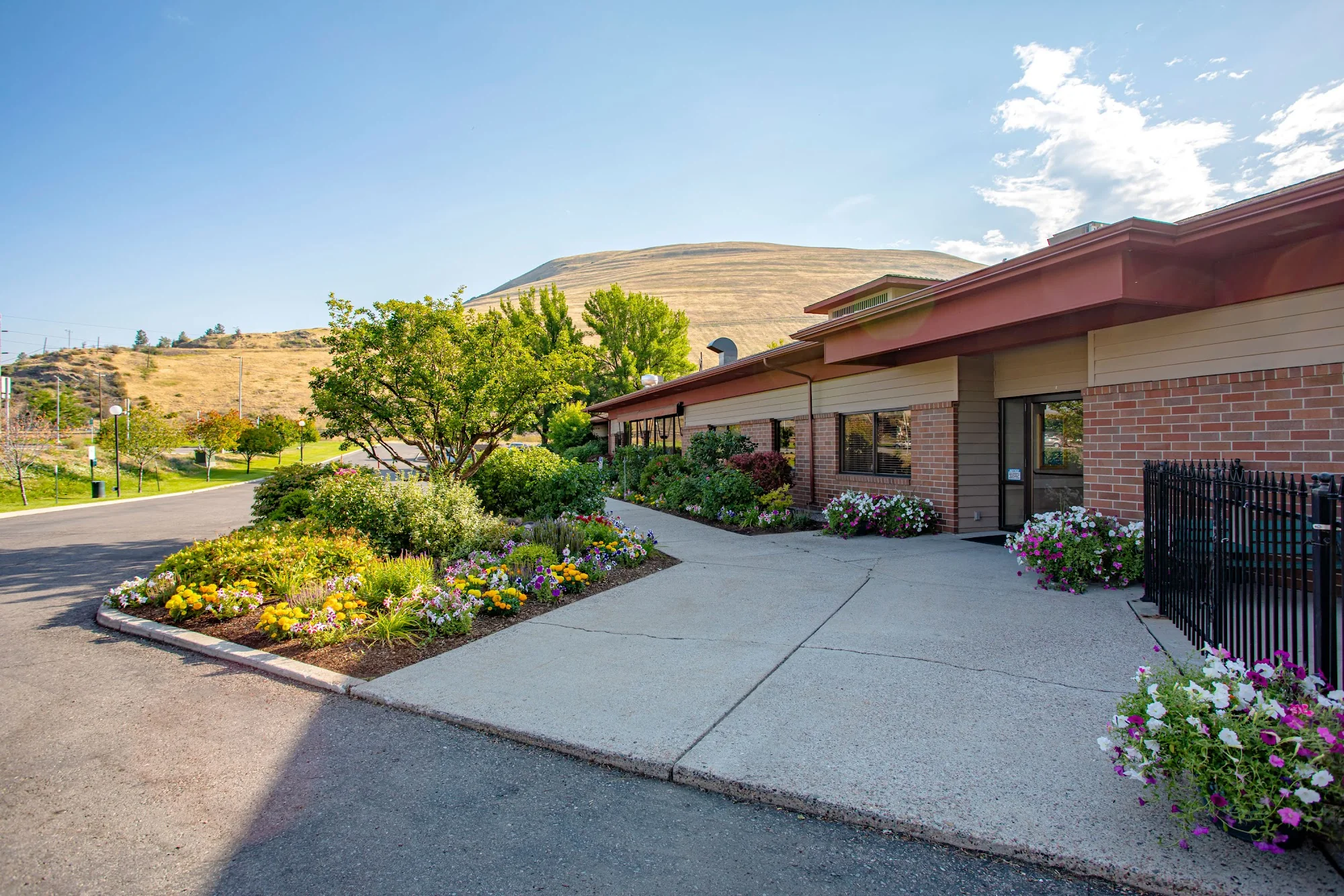 RIVERSIDE HEALTH & REHABILITATION