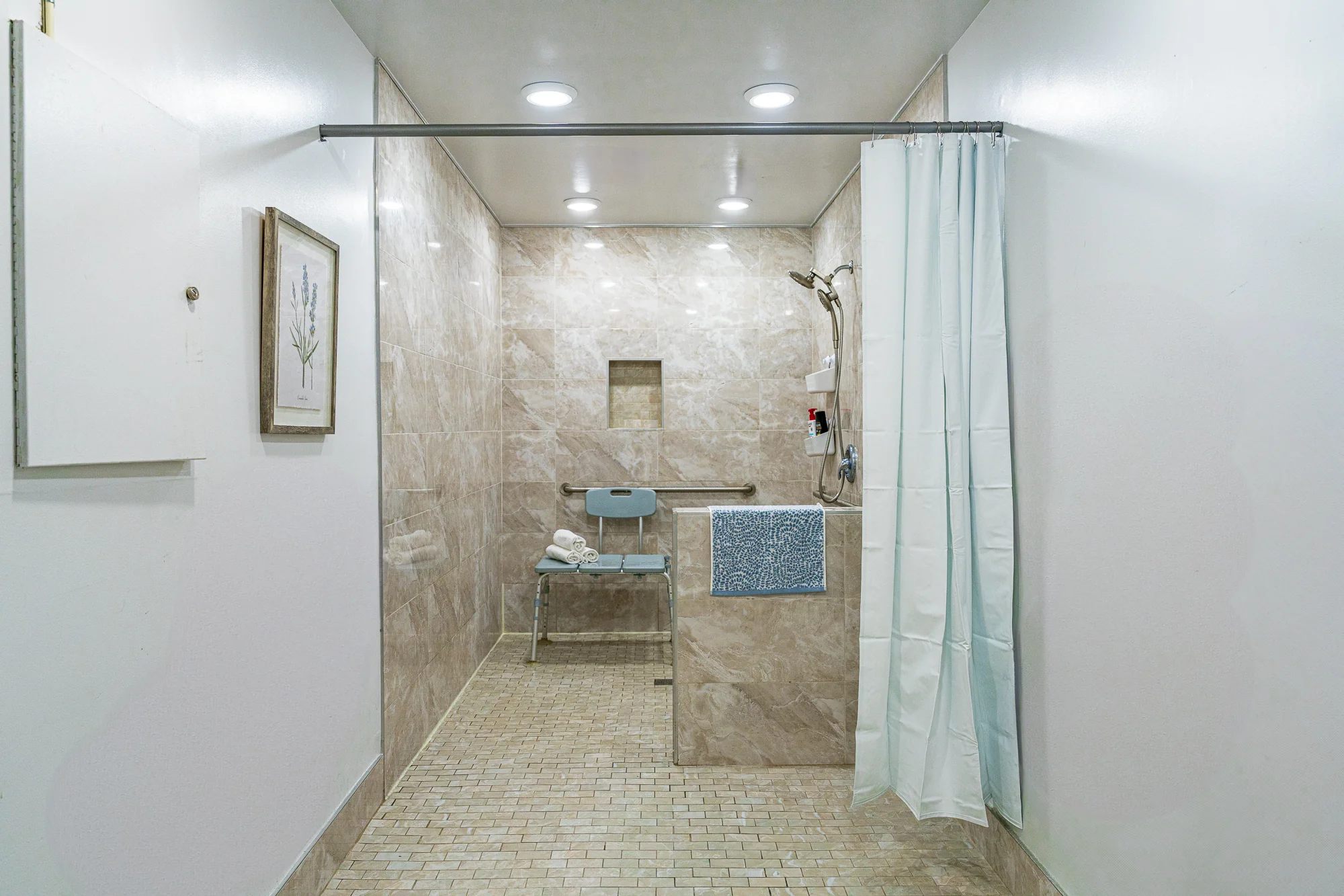 ROSEVILLE POINT HEALTH & WELLNESS CENTER