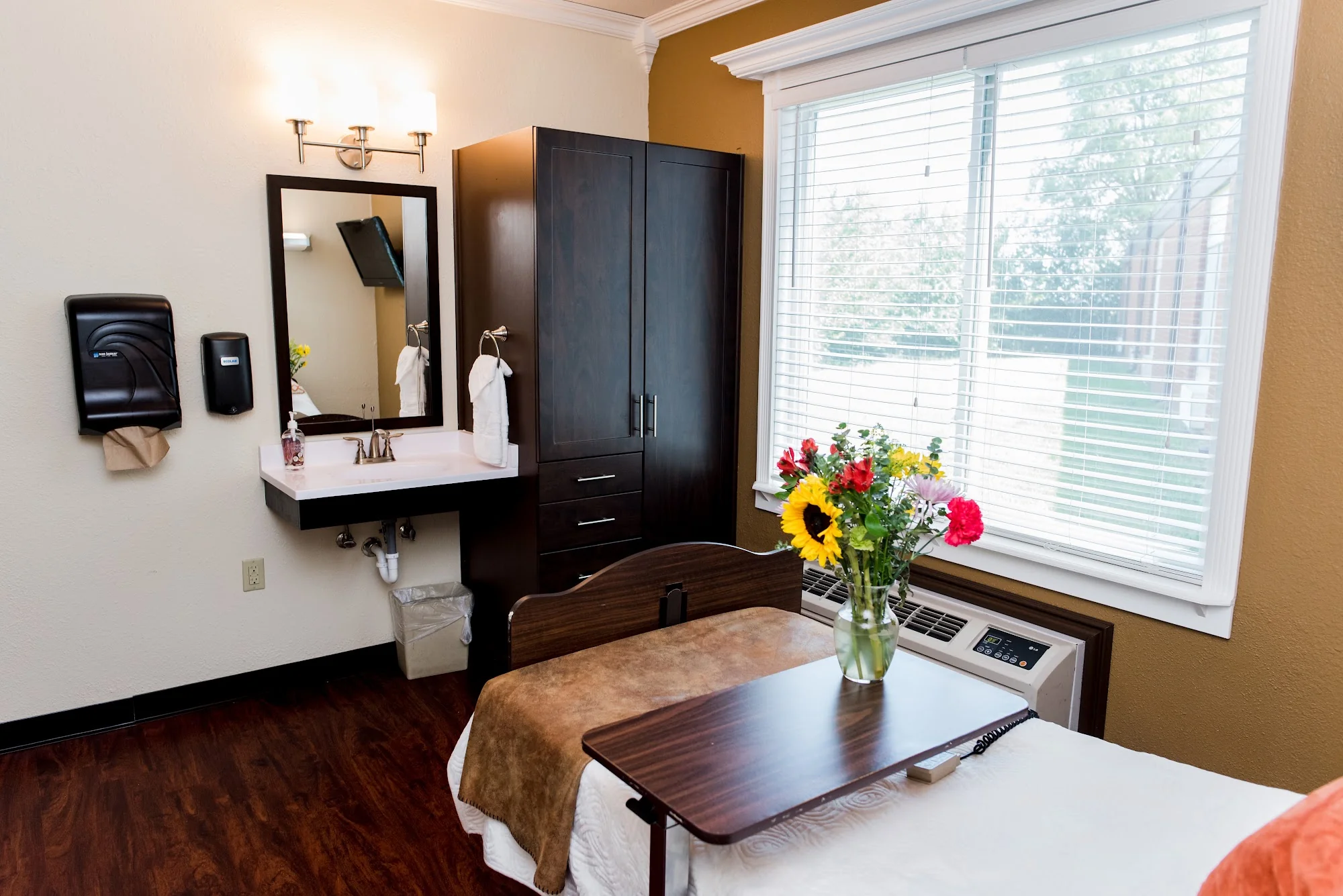 ROSSVILLE HEALTHCARE & REHAB CENTER