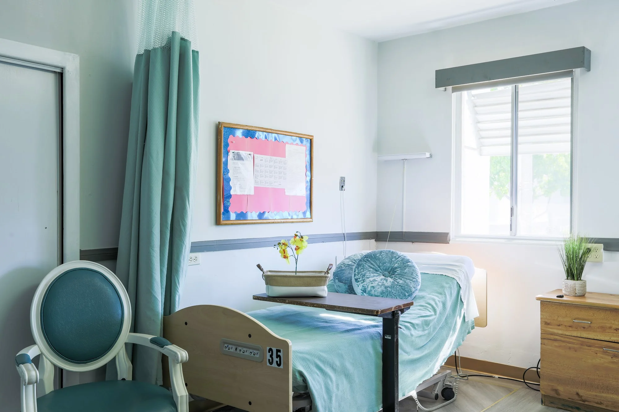 ROYAL GARDENS HEALTHCARE