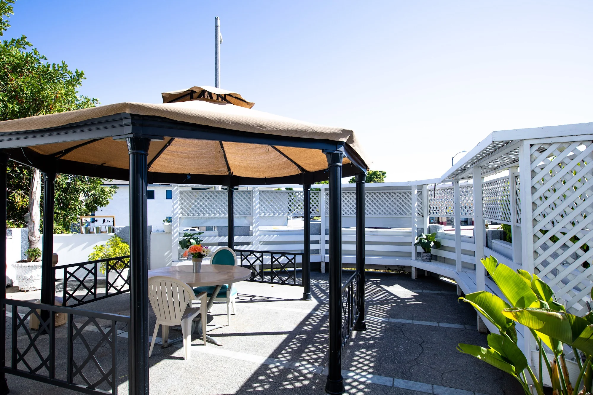 ROYAL GARDENS HEALTHCARE