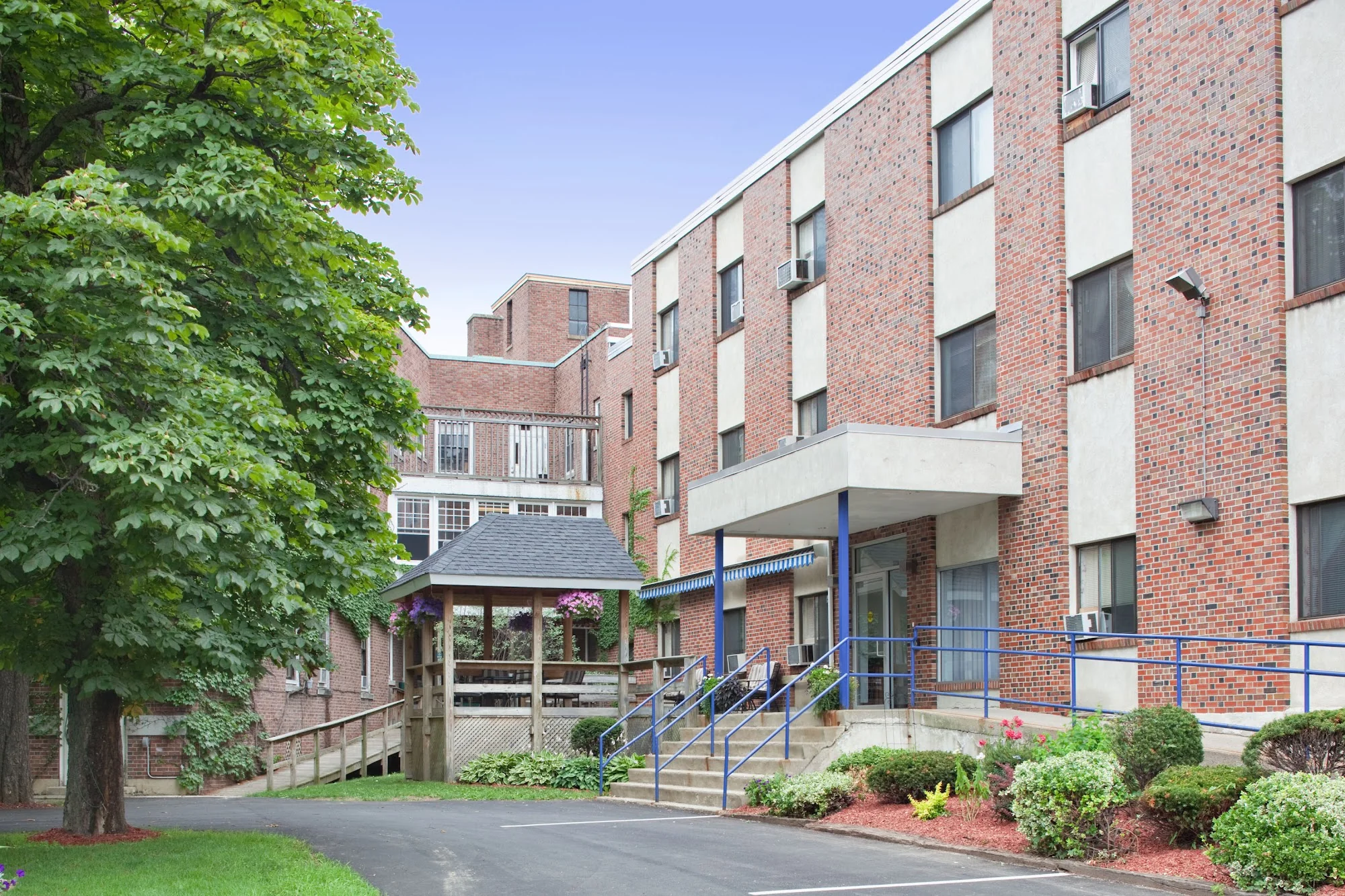 RUTLAND HEALTHCARE & REHABILITATION CENTER