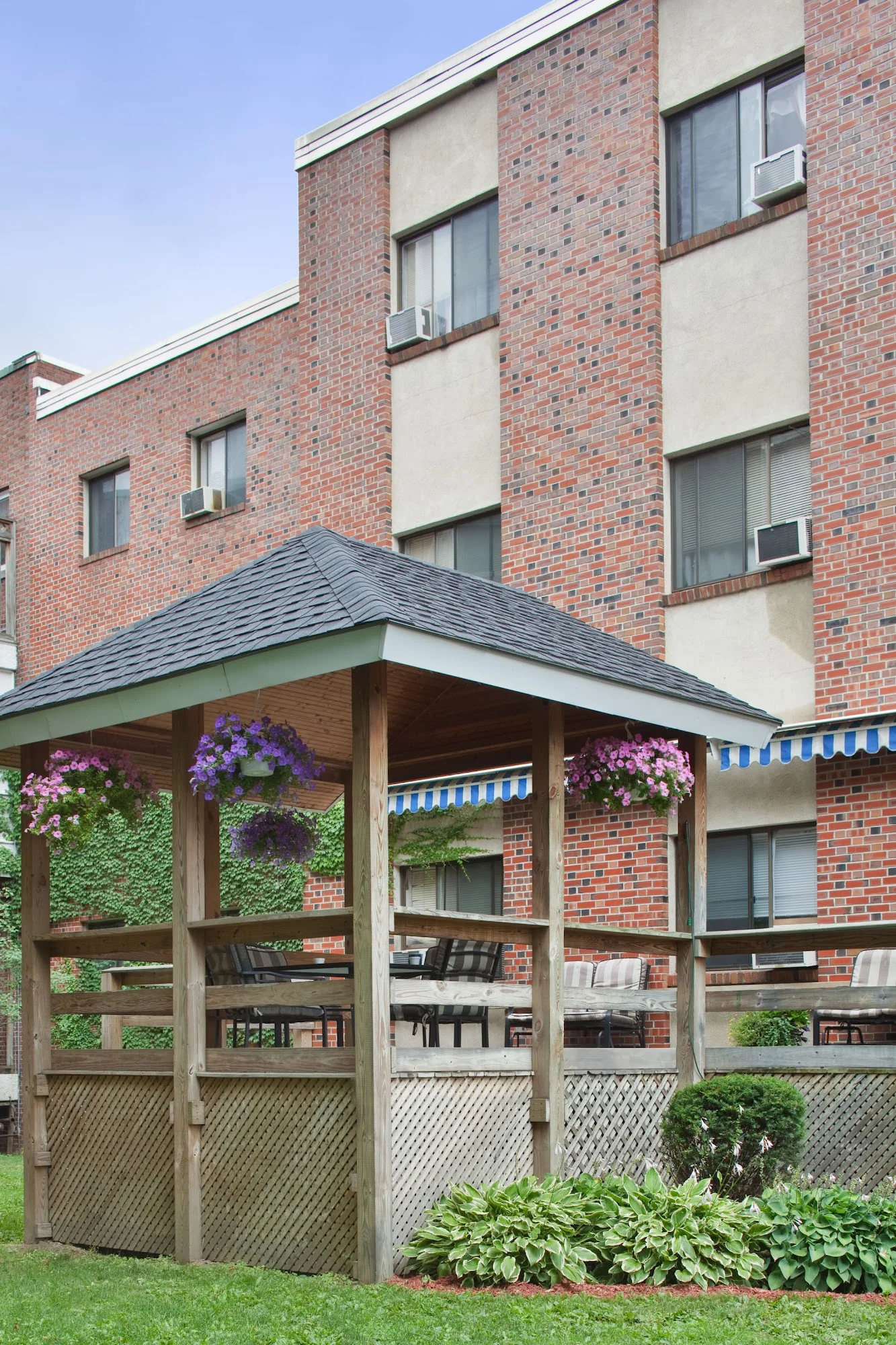 RUTLAND HEALTHCARE & REHABILITATION CENTER