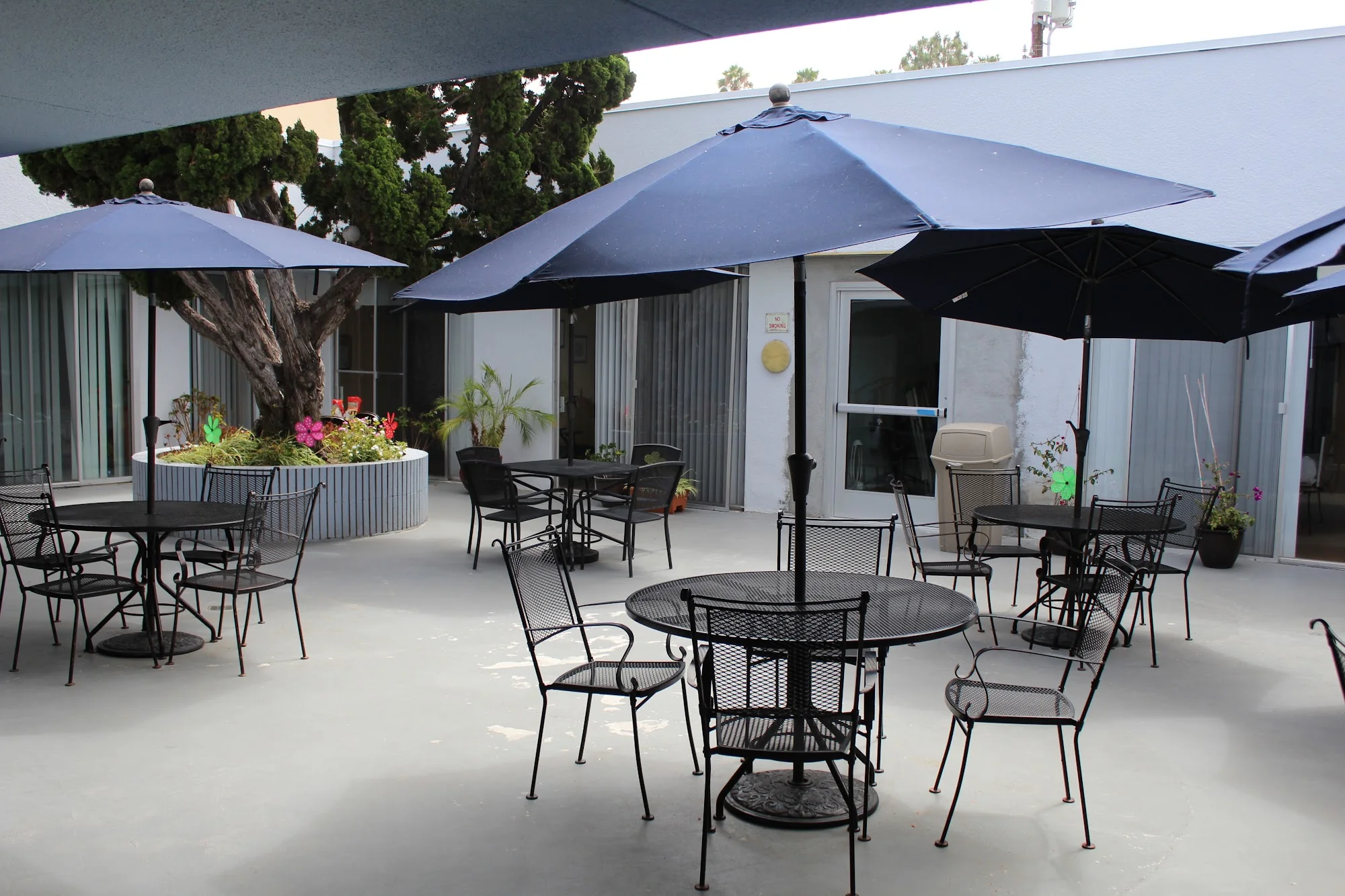 SANTA MONICA HEALTH CARE CENTER