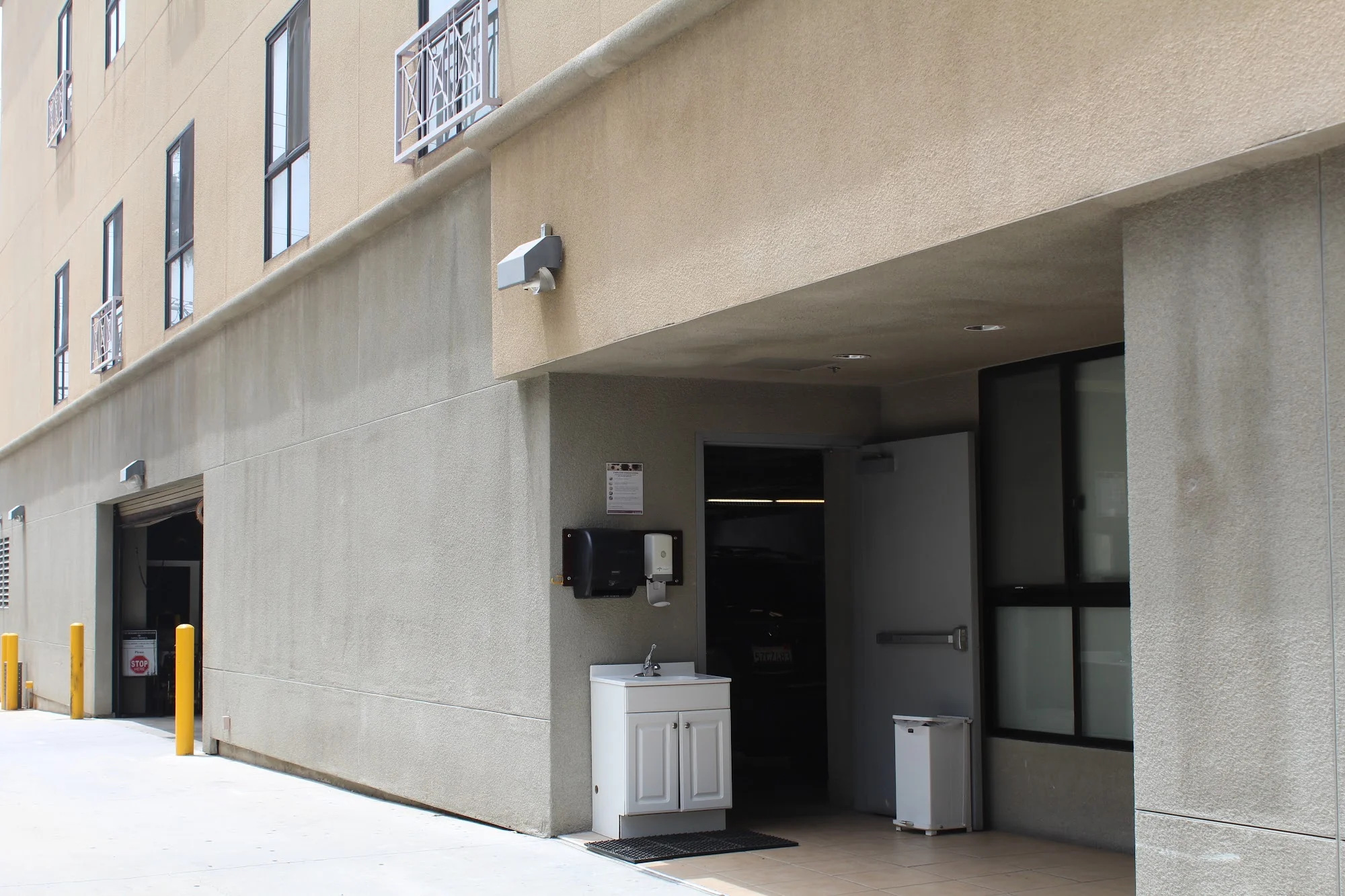 SANTA MONICA HEALTH CARE CENTER