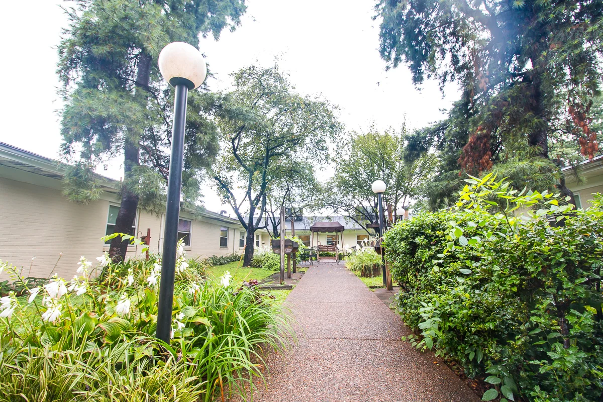 SIGNATURE HEALTHCARE AT COLONIAL REHAB & WELLNESS