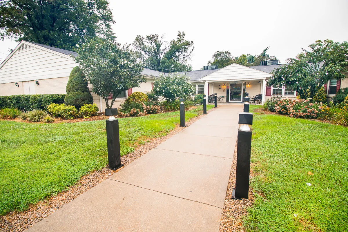 SIGNATURE HEALTHCARE AT COLONIAL REHAB & WELLNESS