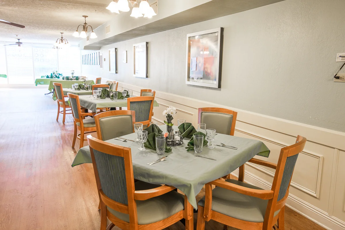 SIGNATURE HEALTHCARE AT HILLCREST