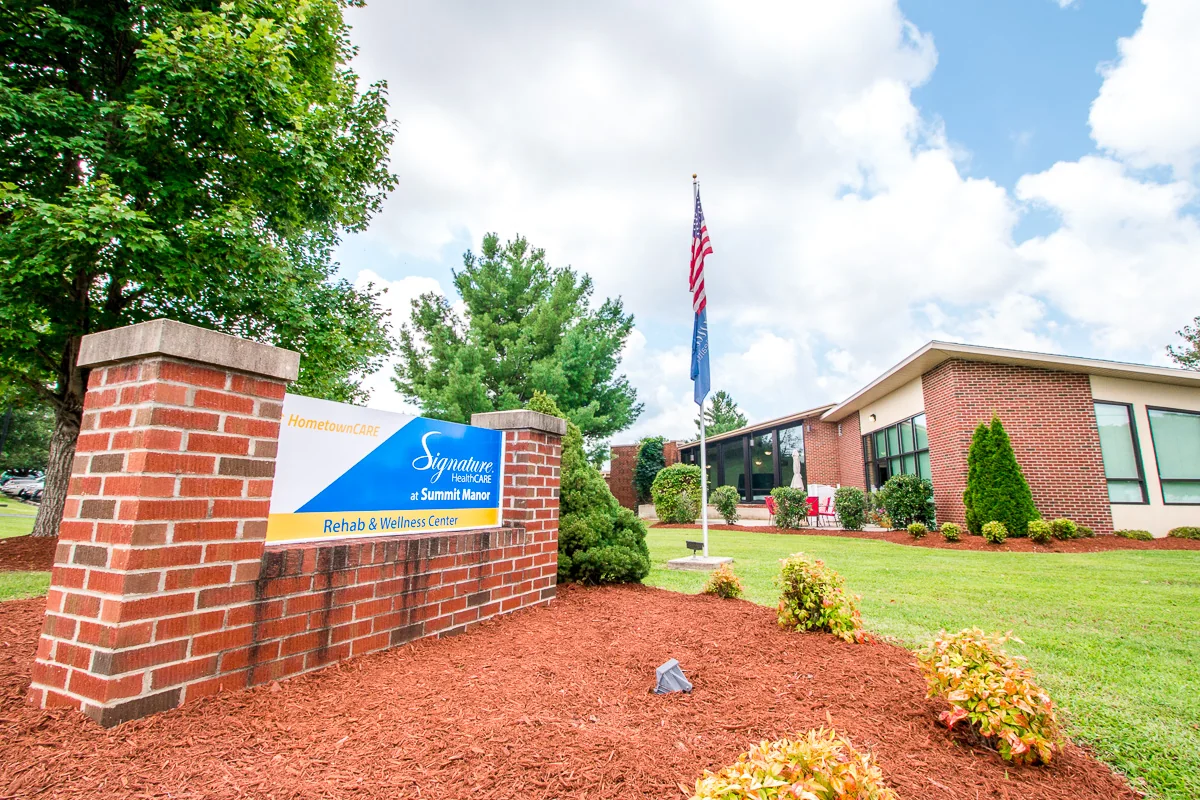 SIGNATURE HEALTHCARE AT SUMMIT MANOR REHAB & WELLNESS CENTER