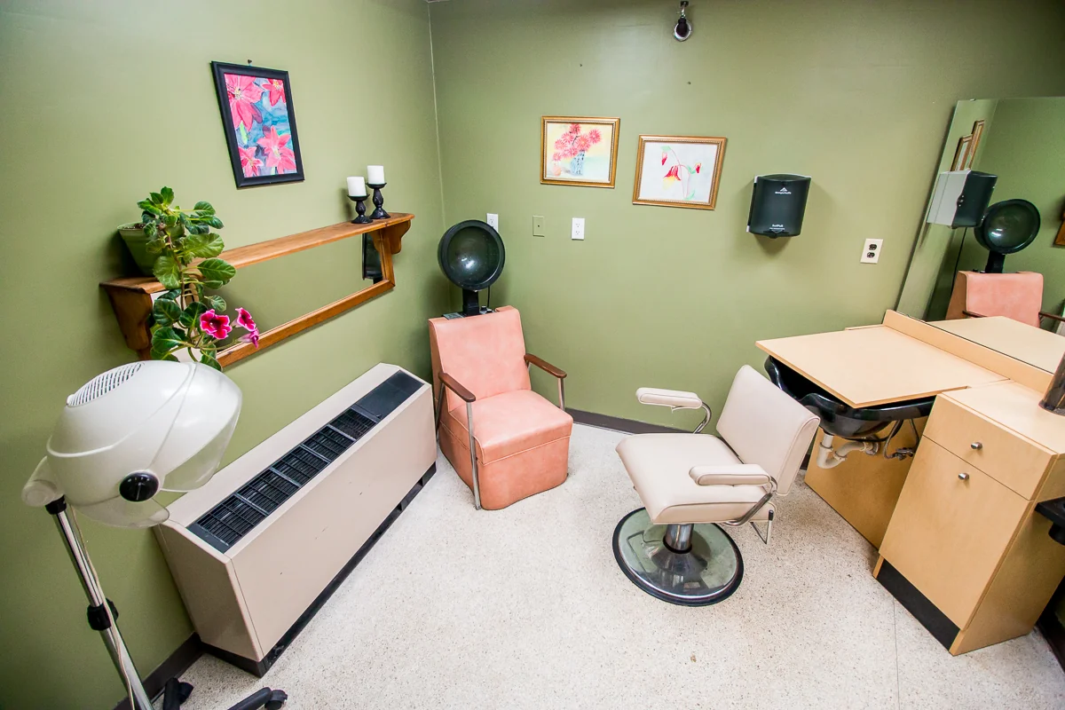 SIGNATURE HEALTHCARE AT SUMMIT MANOR REHAB & WELLNESS CENTER