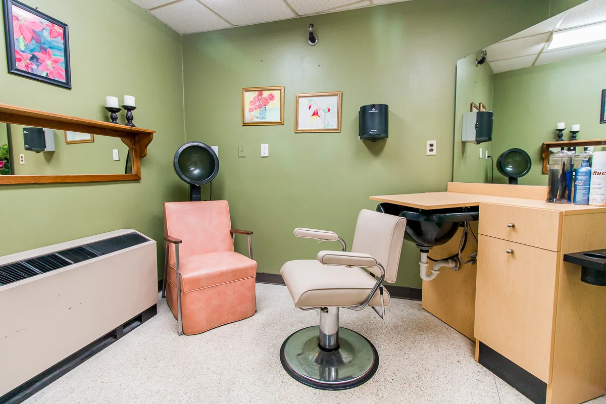 SIGNATURE HEALTHCARE AT SUMMIT MANOR REHAB & WELLNESS CENTER