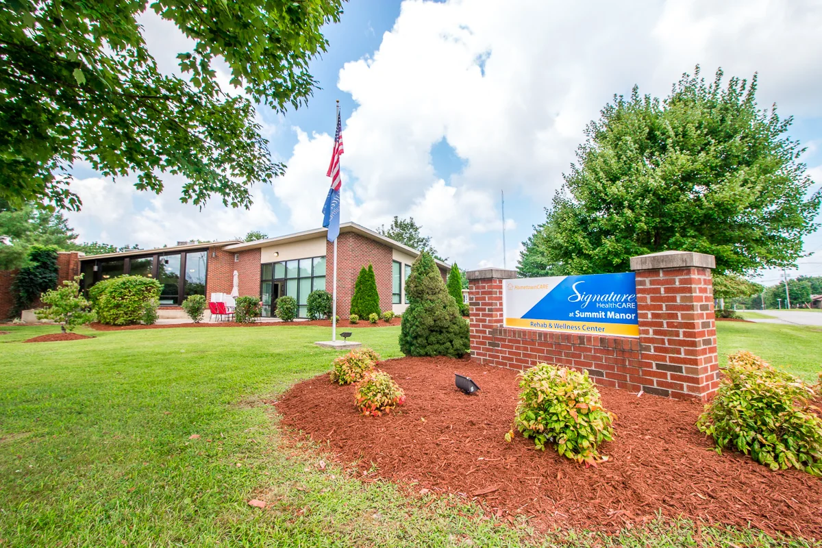 SIGNATURE HEALTHCARE AT SUMMIT MANOR REHAB & WELLNESS CENTER