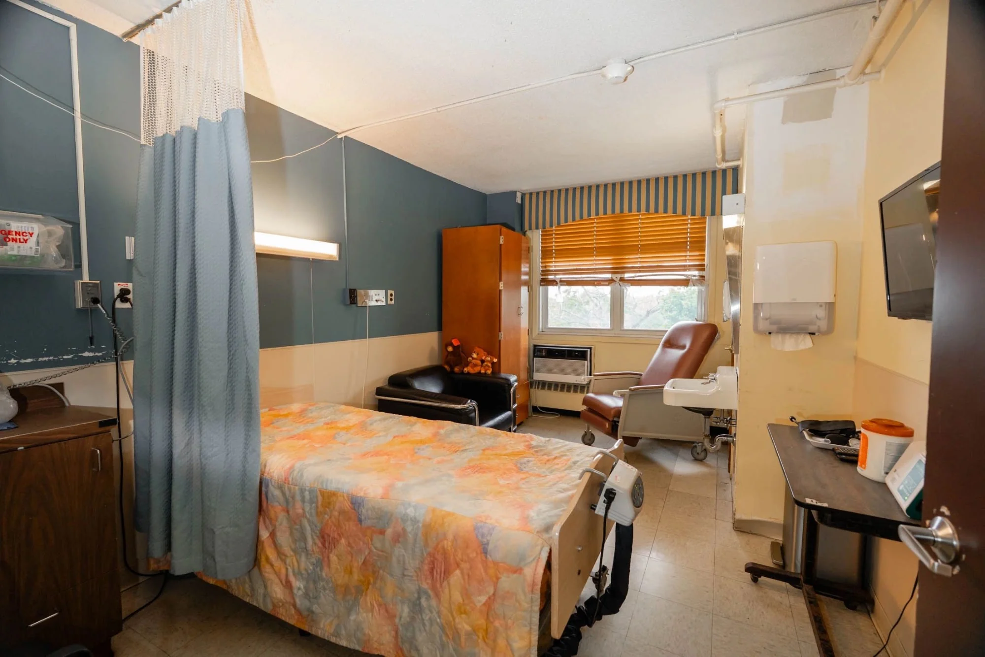 SILVER LAKE SPECIALIZED REHAB AND CARE CENTER