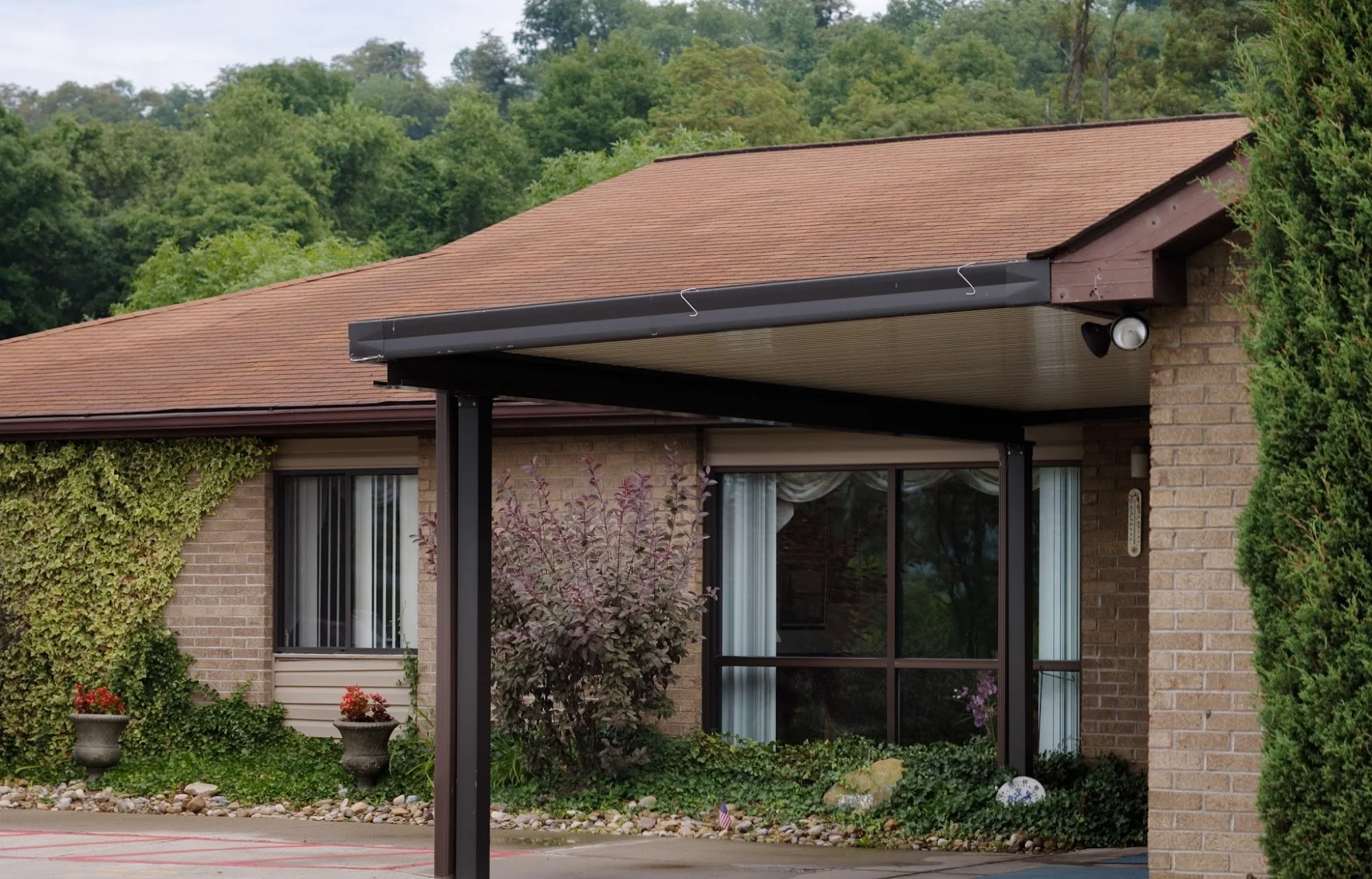 SISTERSVILLE CENTER