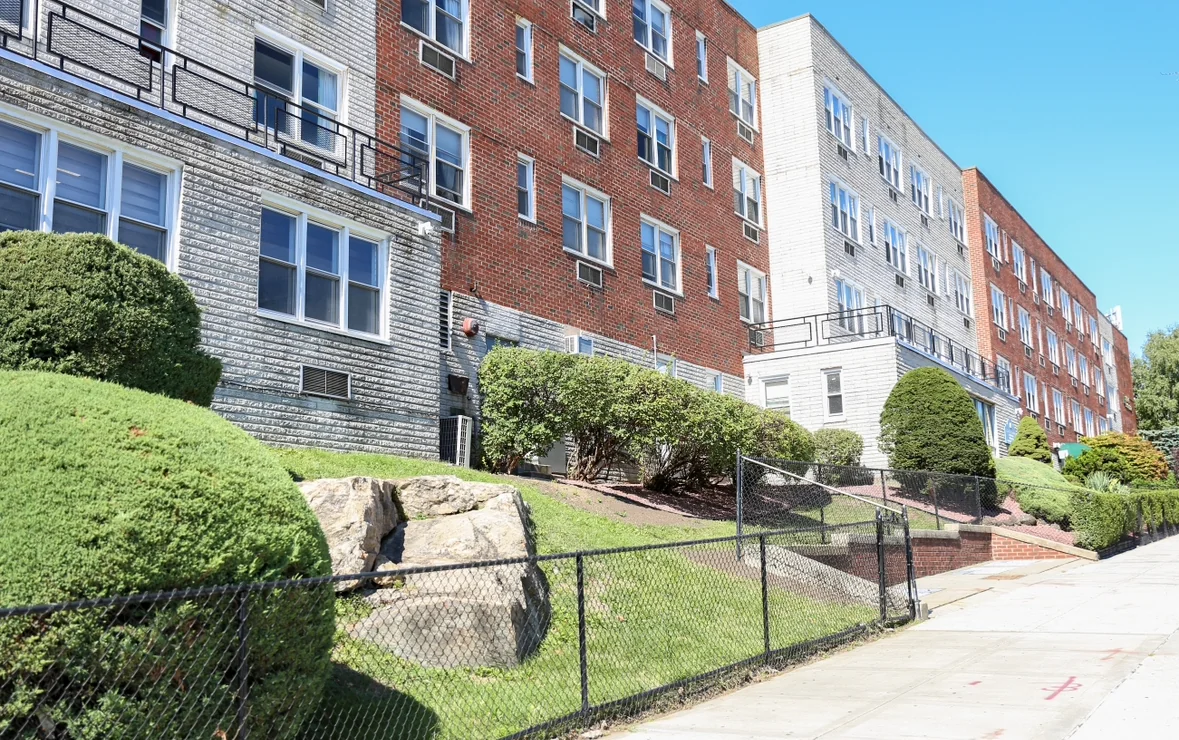 SPLIT ROCK REHABILITION AND HEALTH CARE CENTER