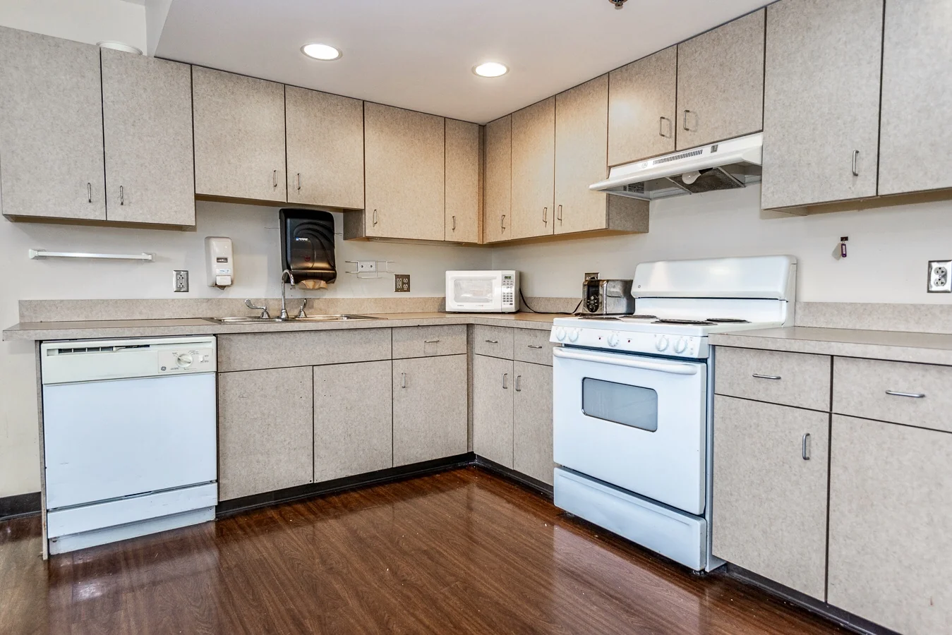 SQUIRREL HILL WELLNESS AND REHABILITATION CENTER