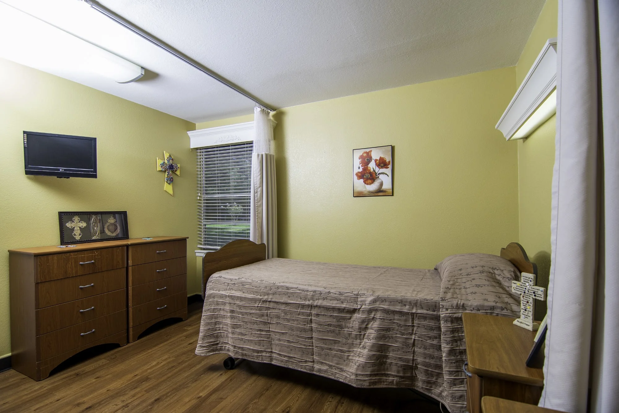 SUGAR LAND HEALTH CARE CENTER