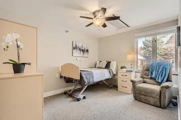 SUITES AT SOMEREN GLEN CARE CENTER, THE
