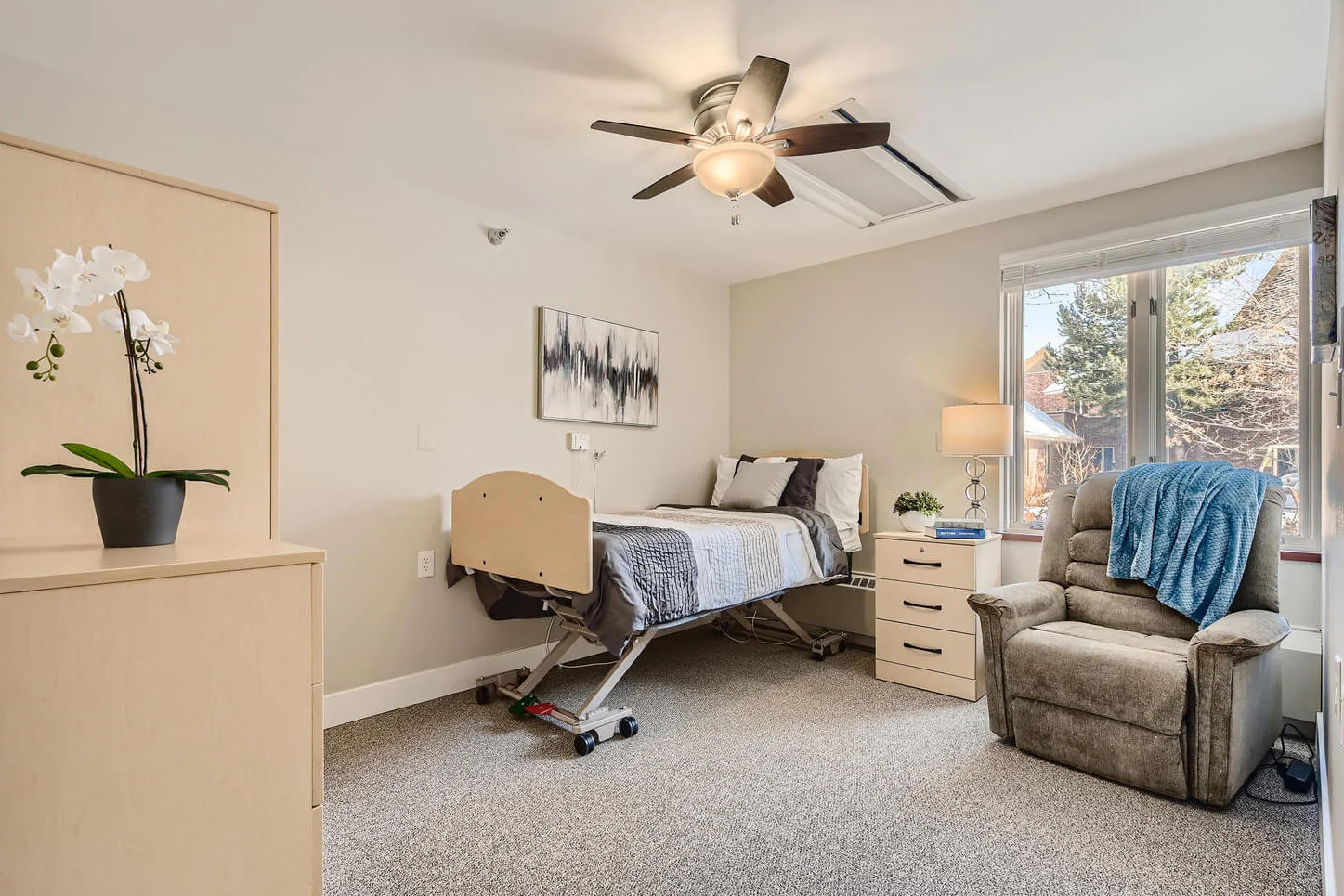 SUITES AT SOMEREN GLEN CARE CENTER, THE