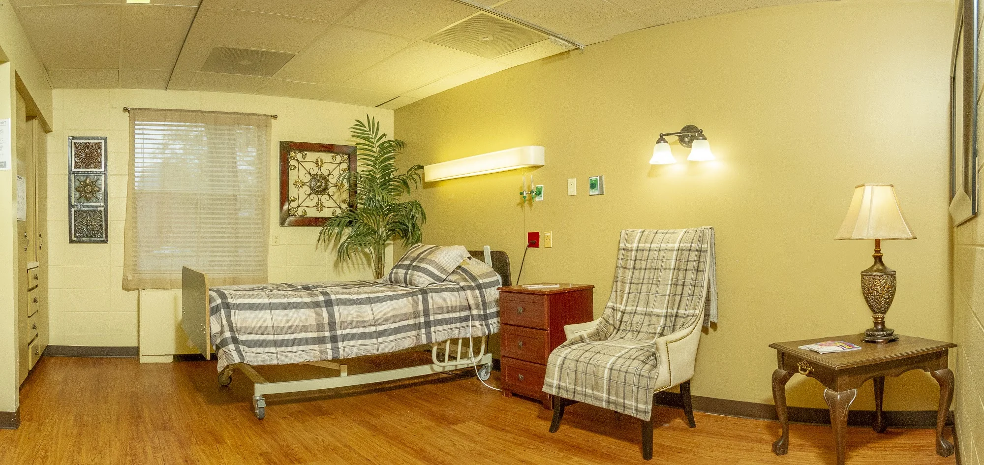 THE BLOSSOMS AT WOODLAND HILLS REHAB & NURSING CEN