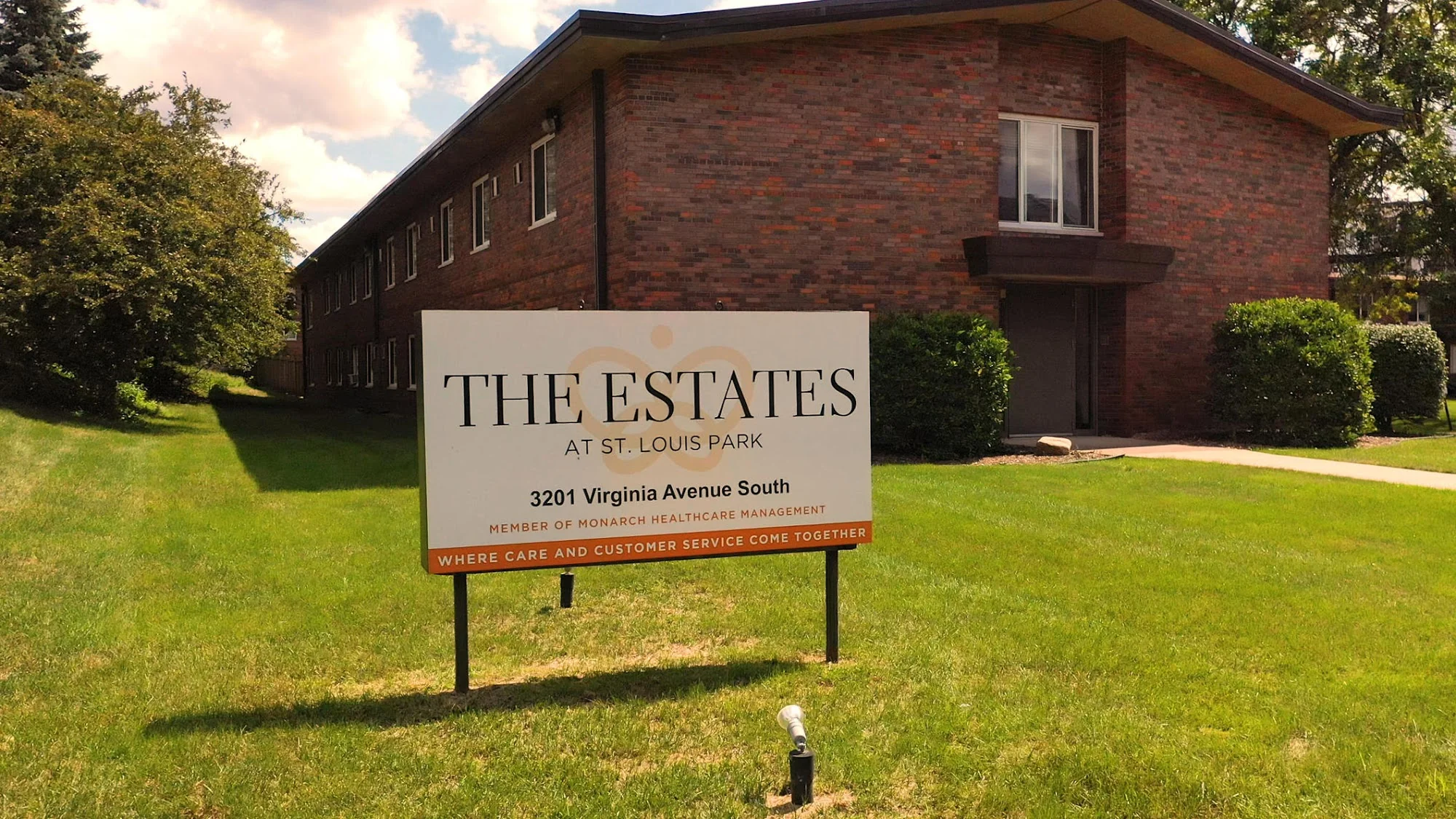 THE ESTATES AT ST LOUIS PARK LLC