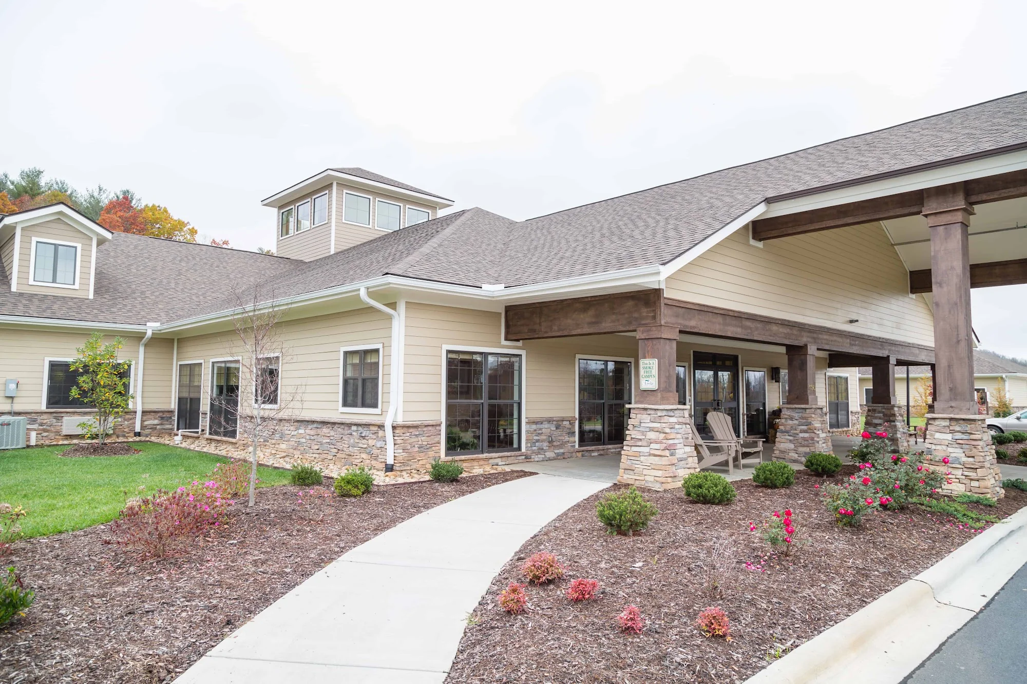 THE LODGE AT MILLS RIVER
