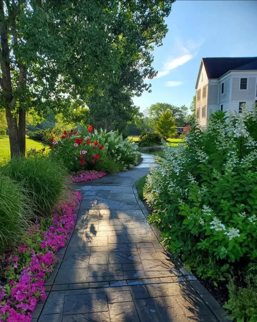 THE ORCHARDS AT CANTERBURY ON THE LAKE