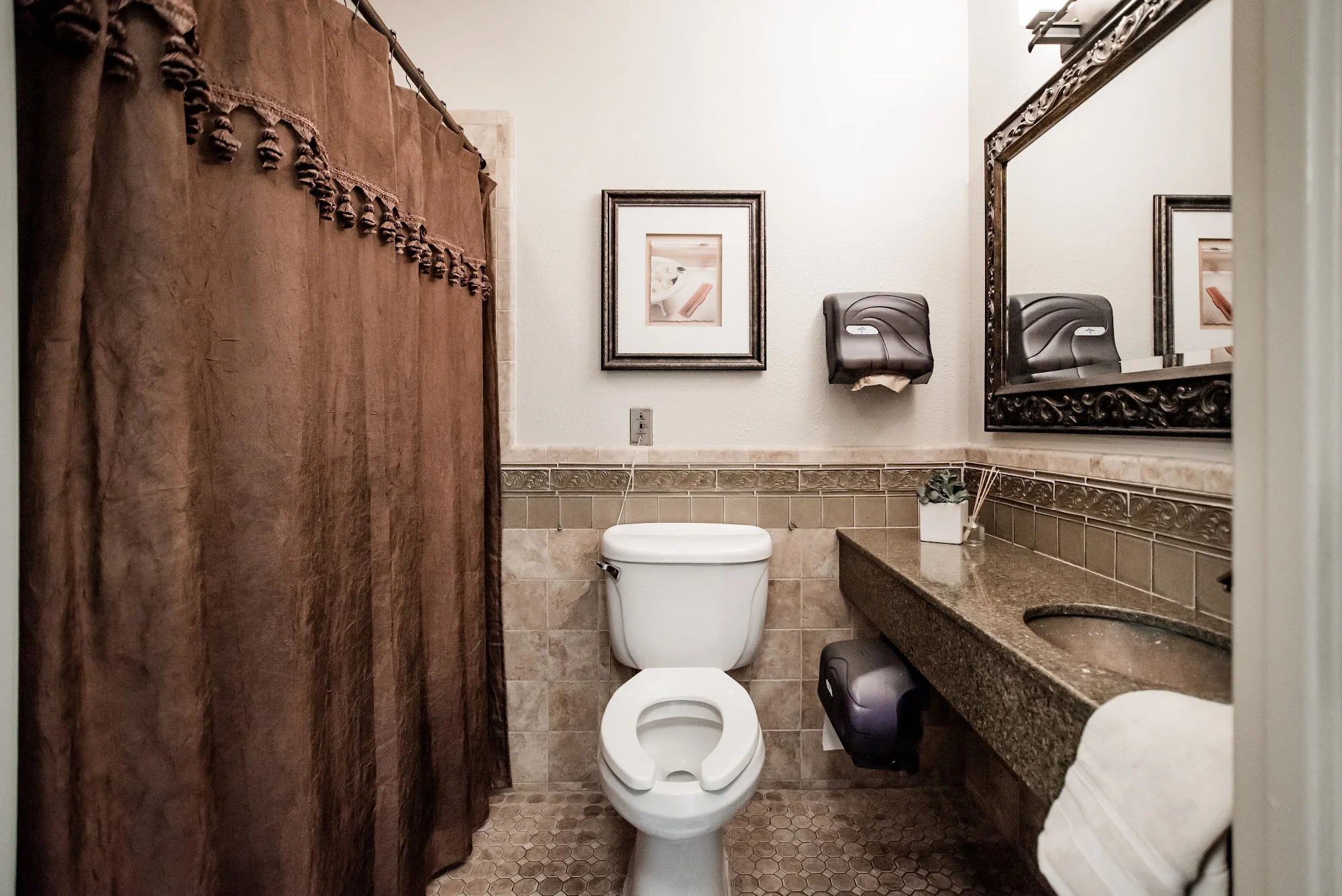 THE WOODLANDS NURSING AND REHABILITATION CENTER
