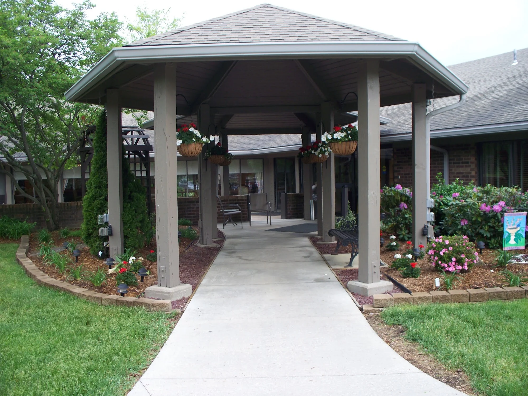 WARREN MANOR