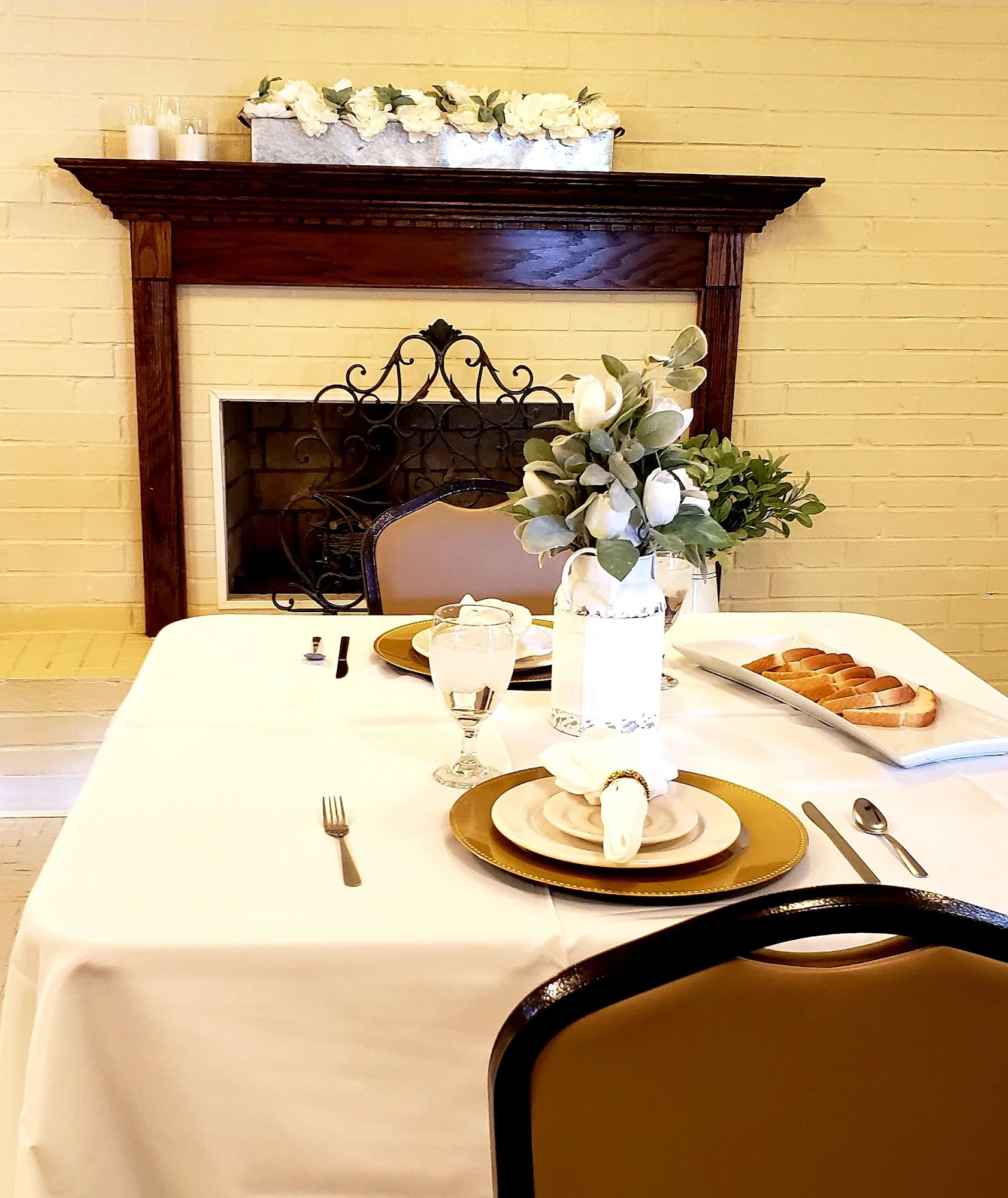 WESTBURY CENTER OF CONYERS FOR NURSING AND HEALING