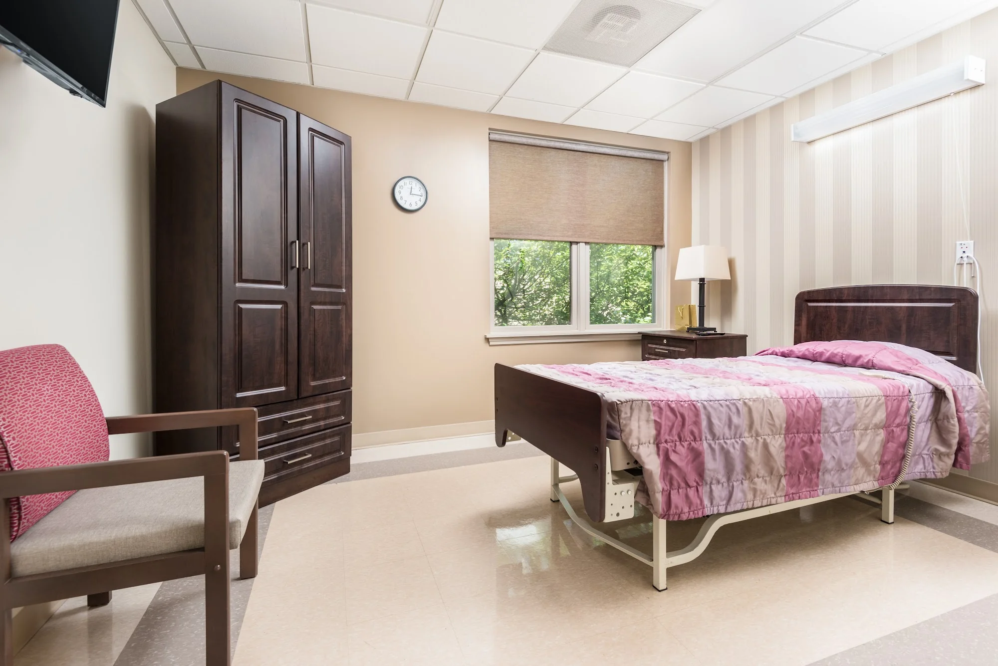 WESTGATE HILLS REHAB & HEALTHCARE CTR